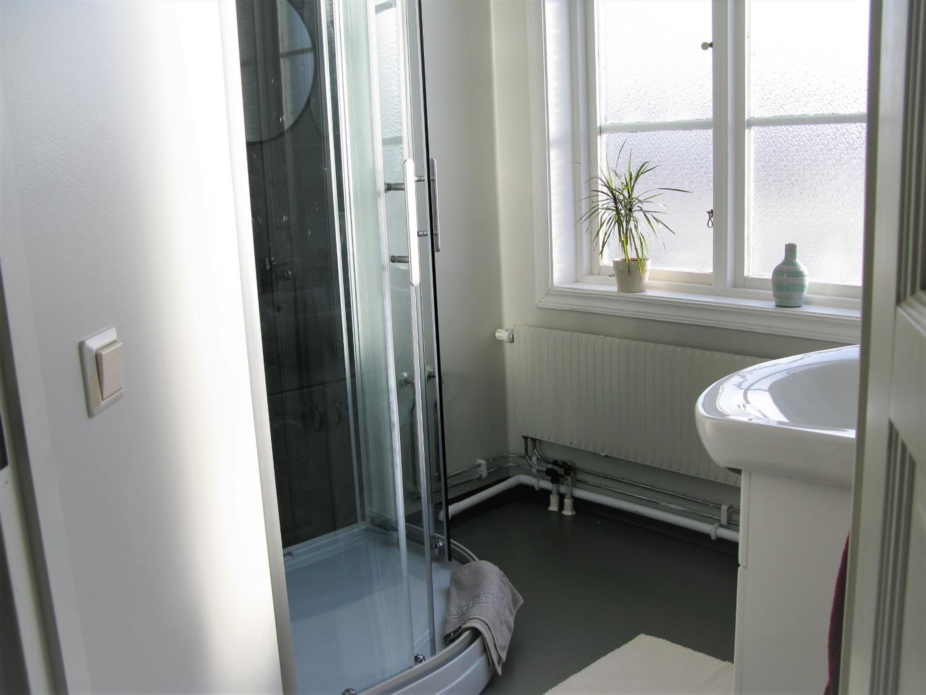 Twin Room with Shared Bathroom photo 2
