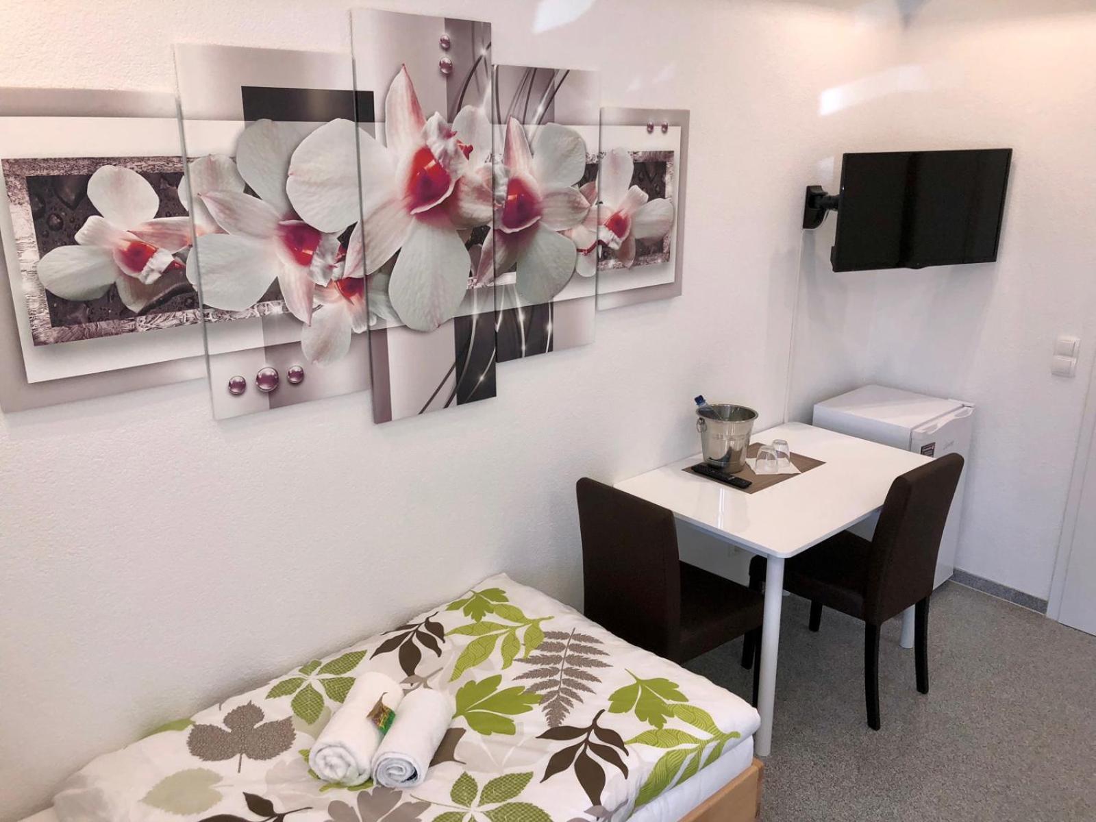 Standard Twin Room with Shared Bathroom photo 3