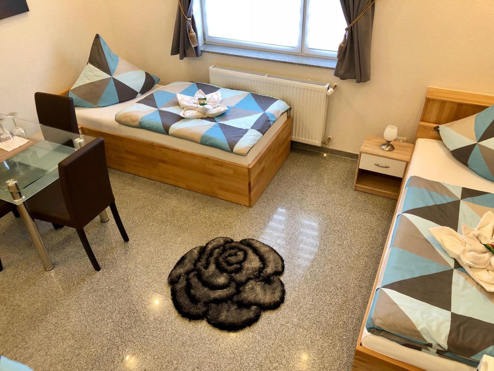 Triple Room with Shared Bathroom photo 2