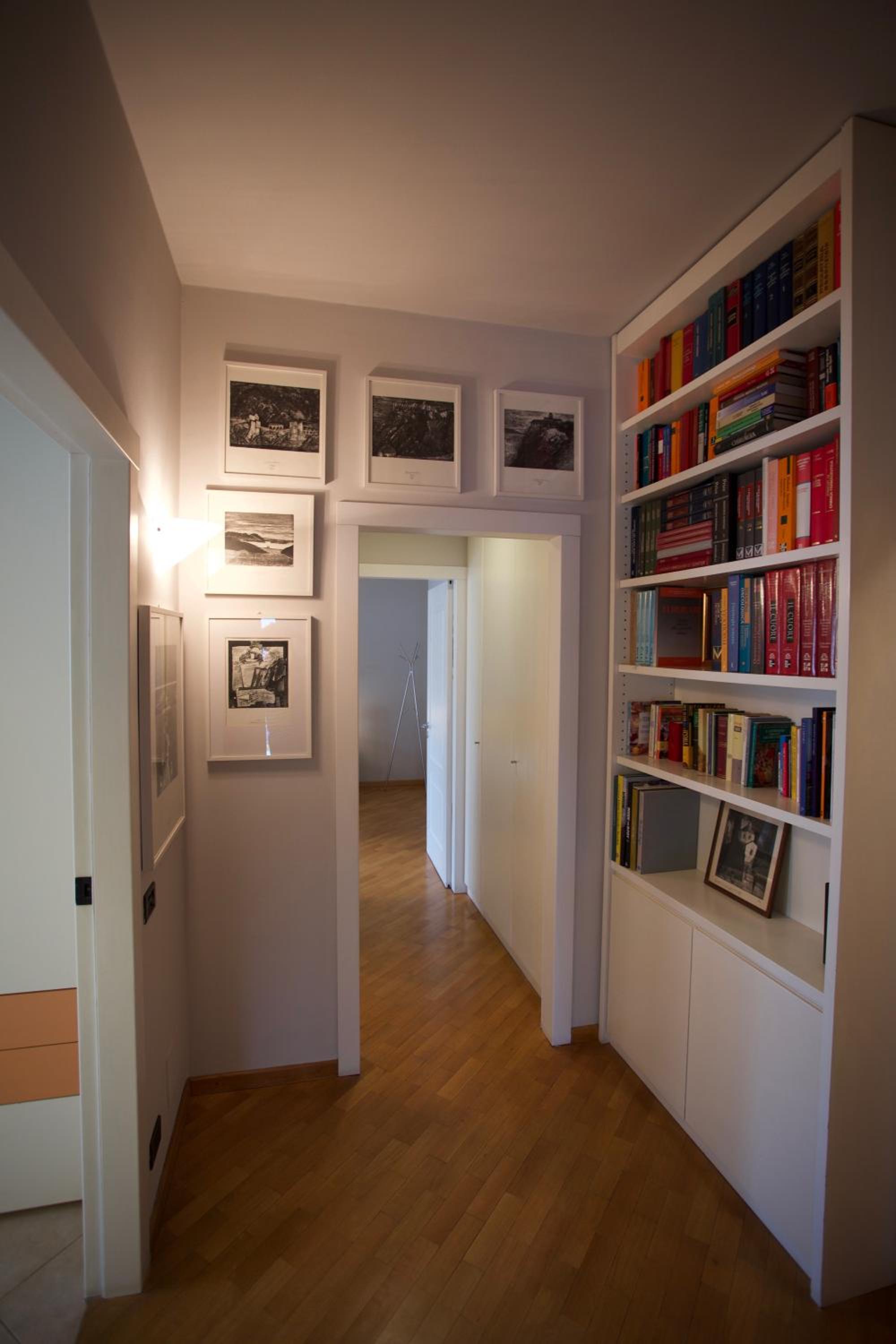 One-Bedroom Apartment with Balcony and City View - Photo 13