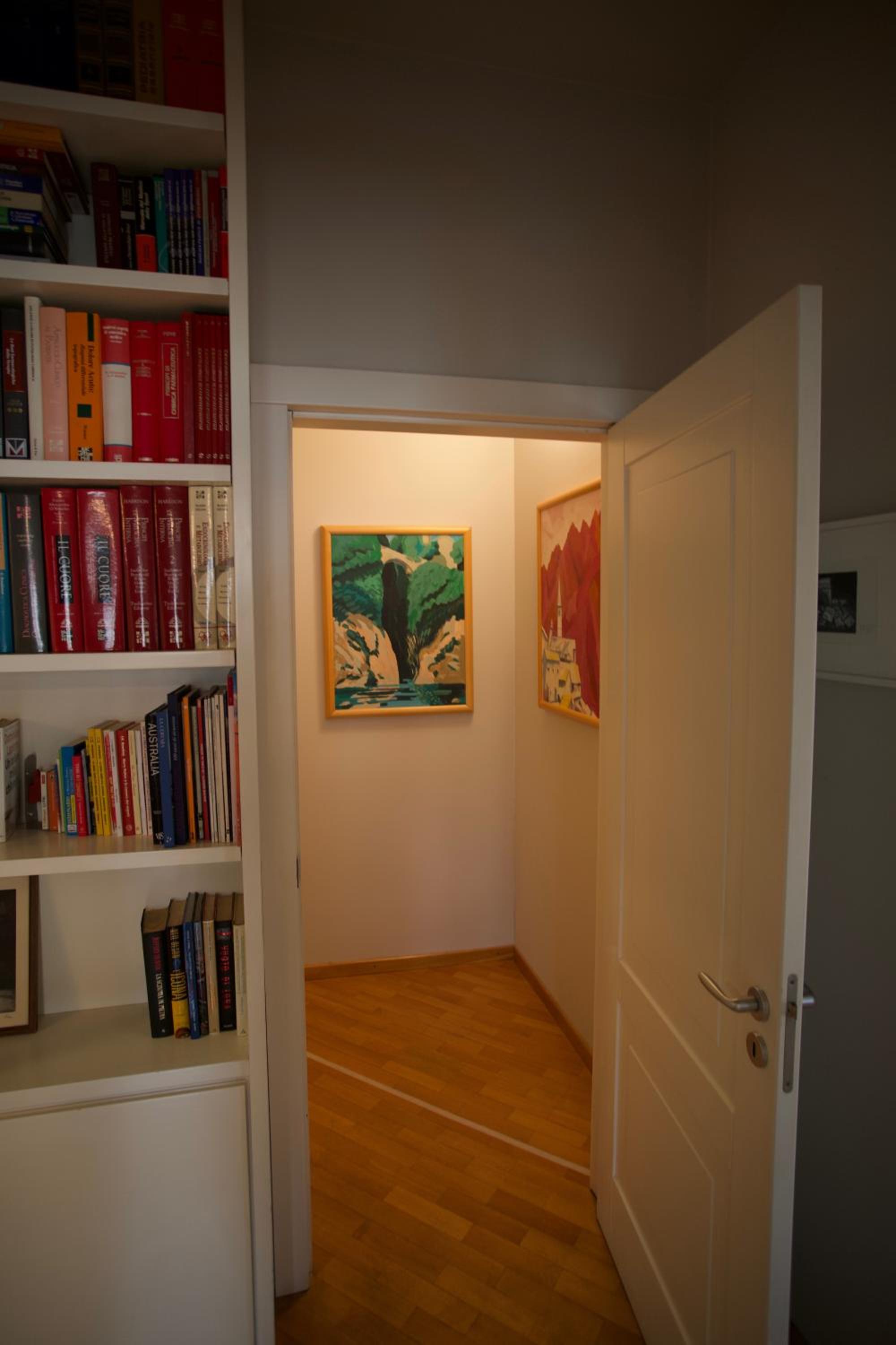One-Bedroom Apartment with Balcony and City View - Photo 21