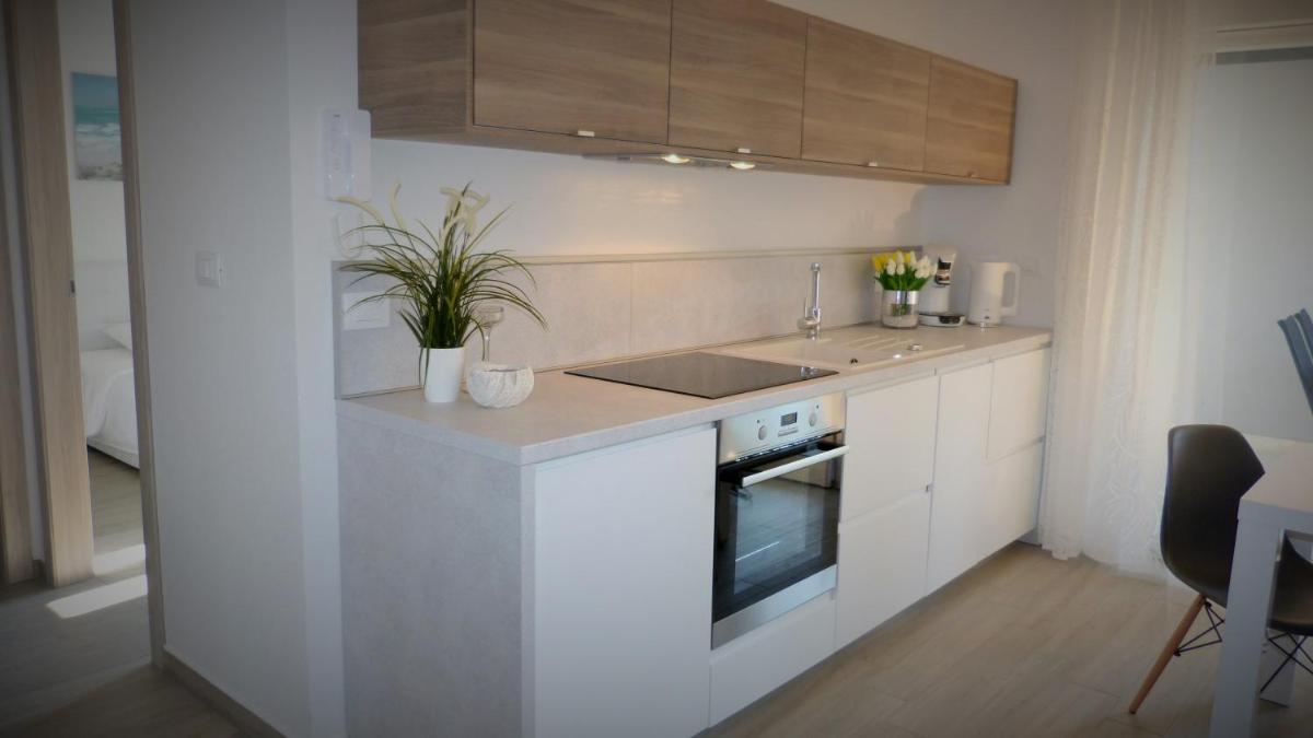 Apartment with Terrace photo 2