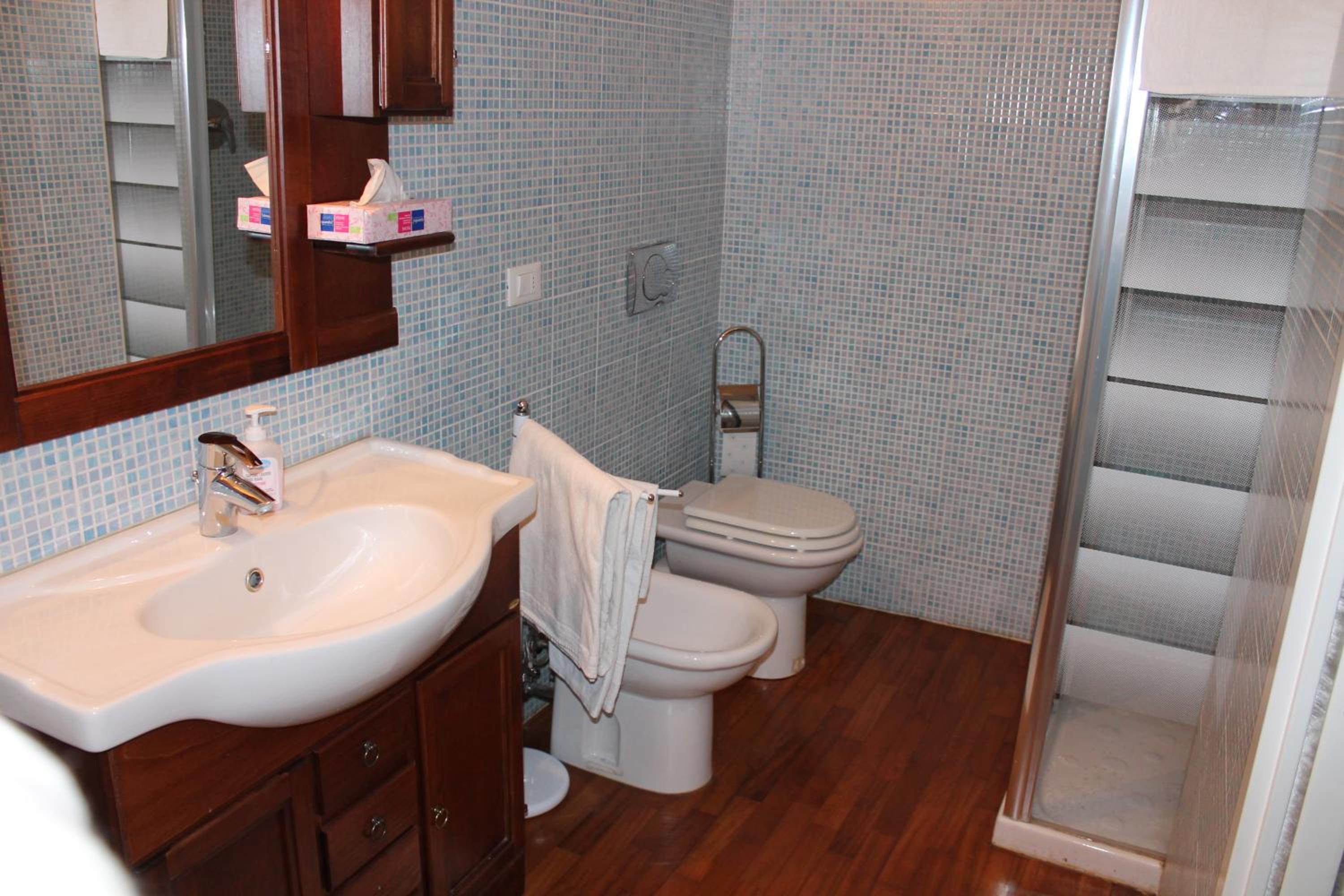 Studio (3 Adults) - Photo 8