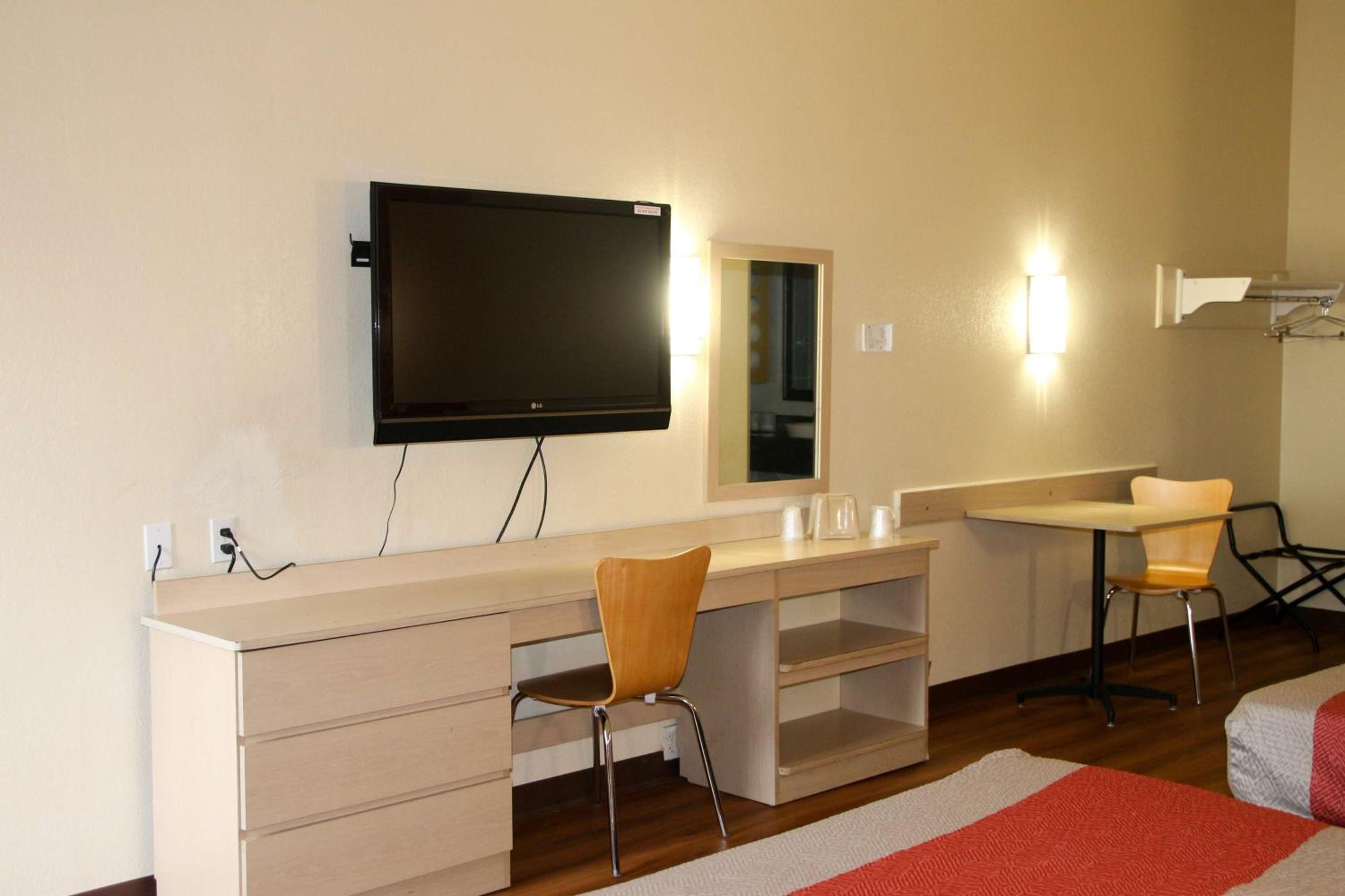 Queen Room with Two Queen Beds - Disability Access - Roll In Shower photo 2