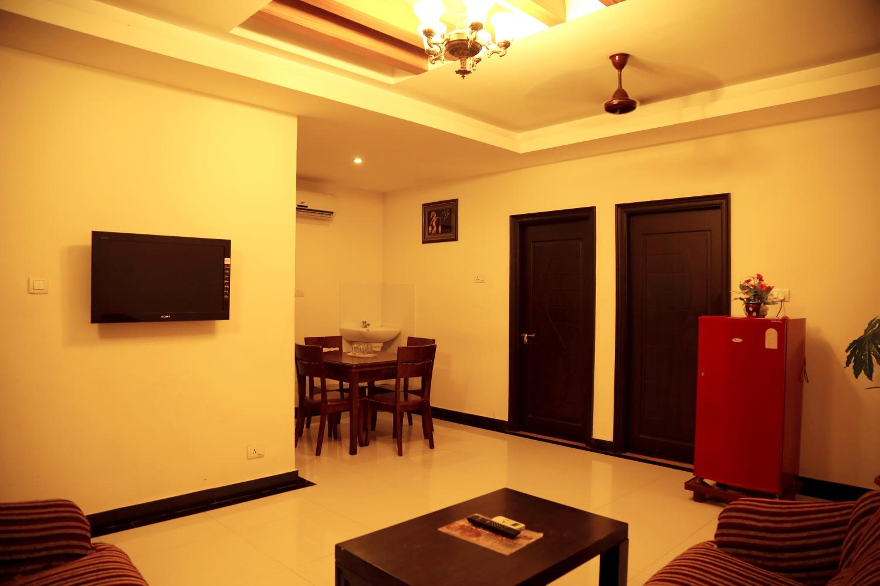 Deluxe Bungalow - Photo 7