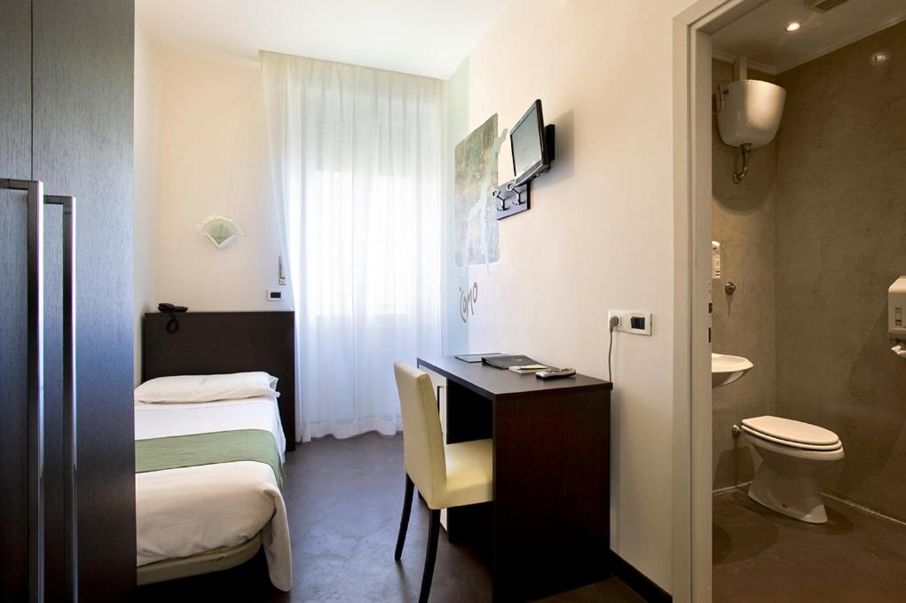 Economy Double Room photo 1