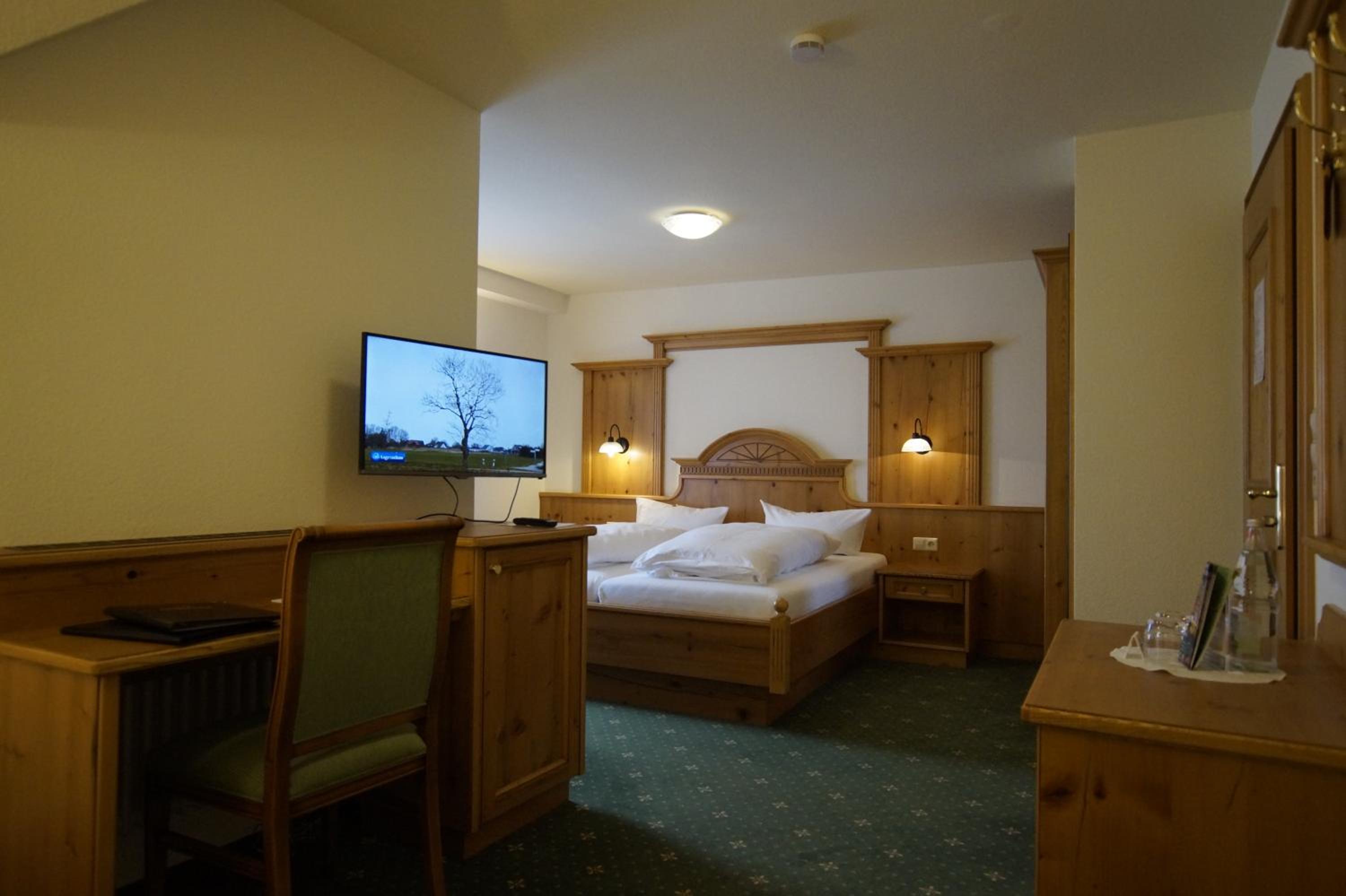 Double Room - Photo 11