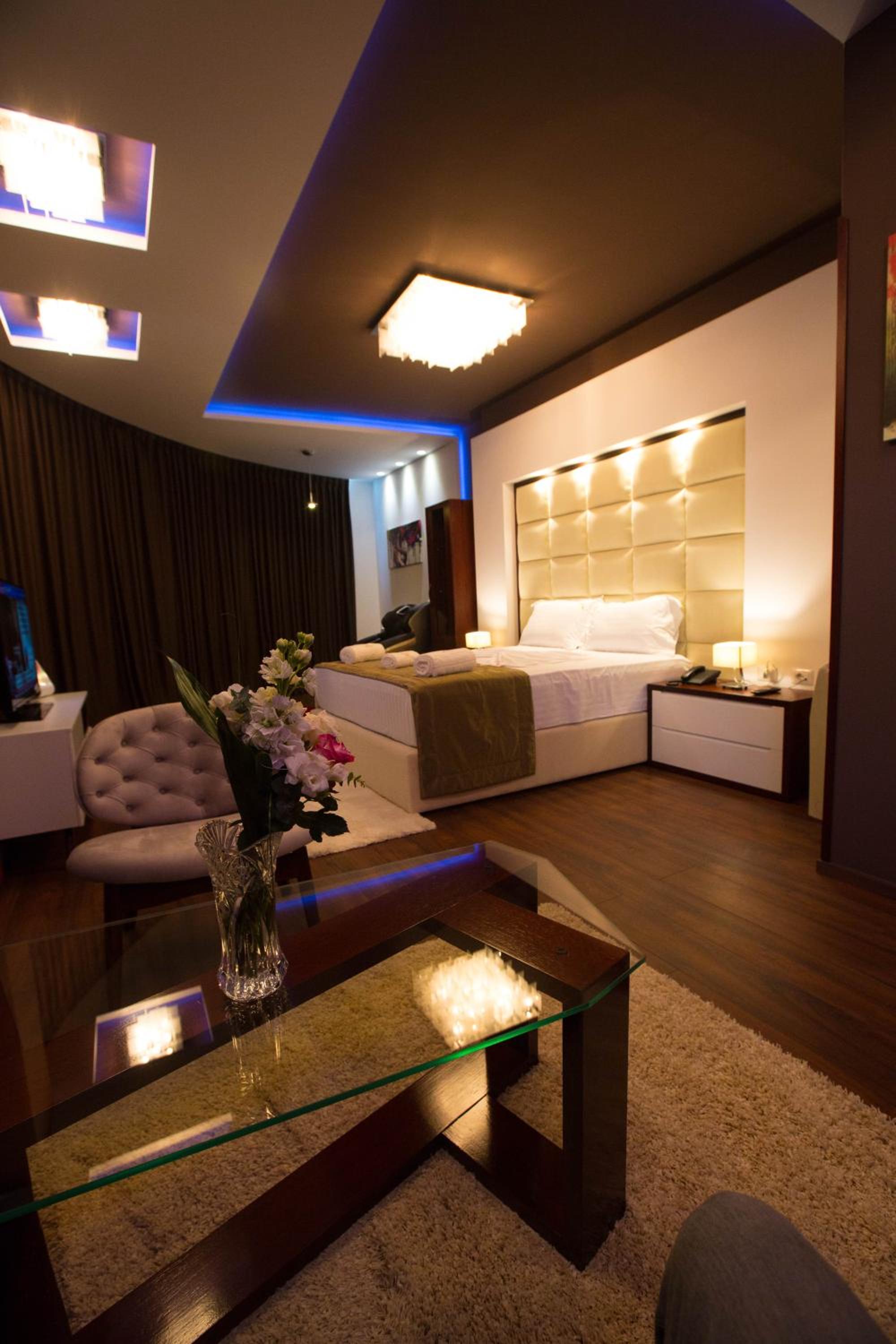 Queen Room with Spa Bath photo 1