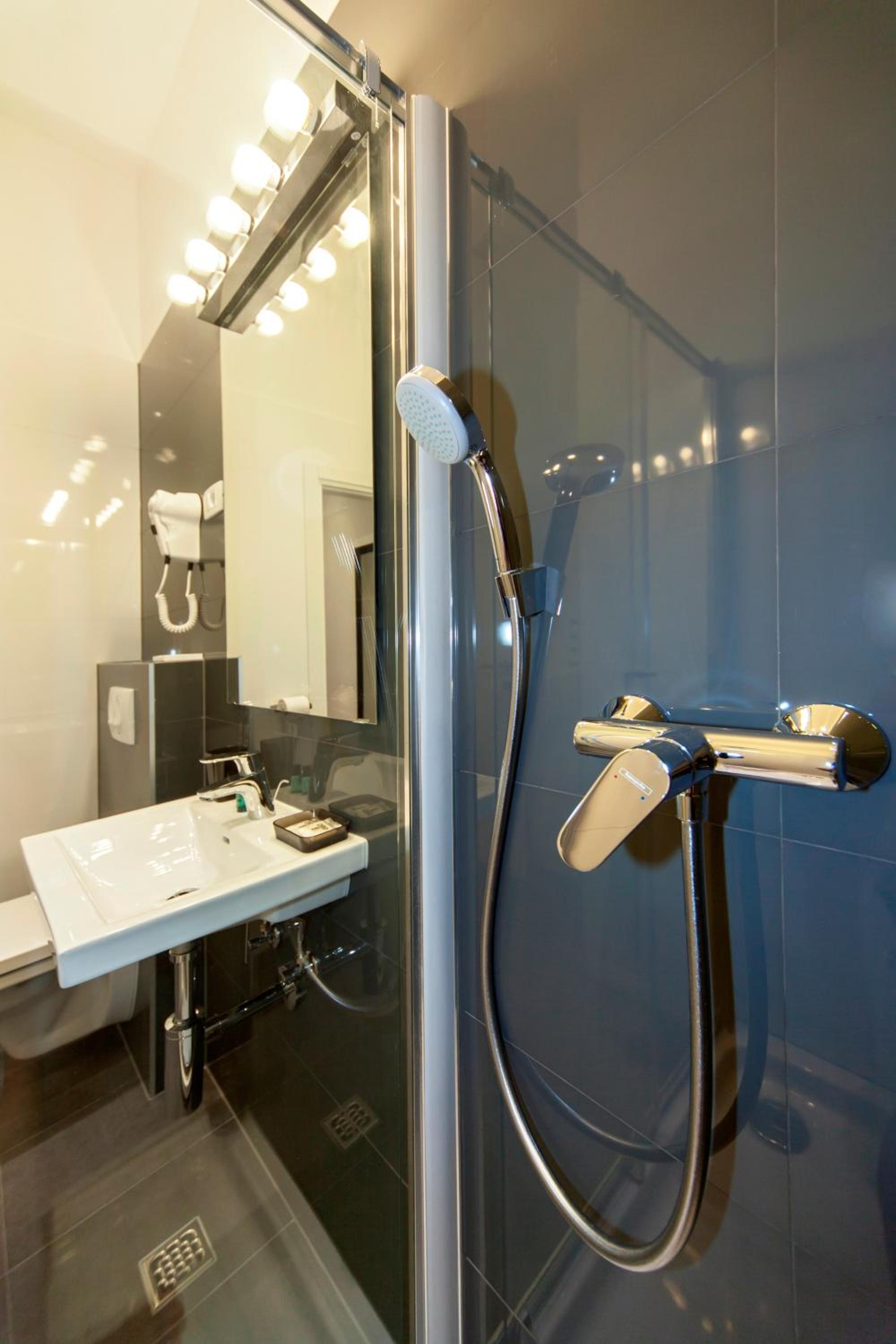 Superior Double Room - Main building - Sinjska 1 street photo 3