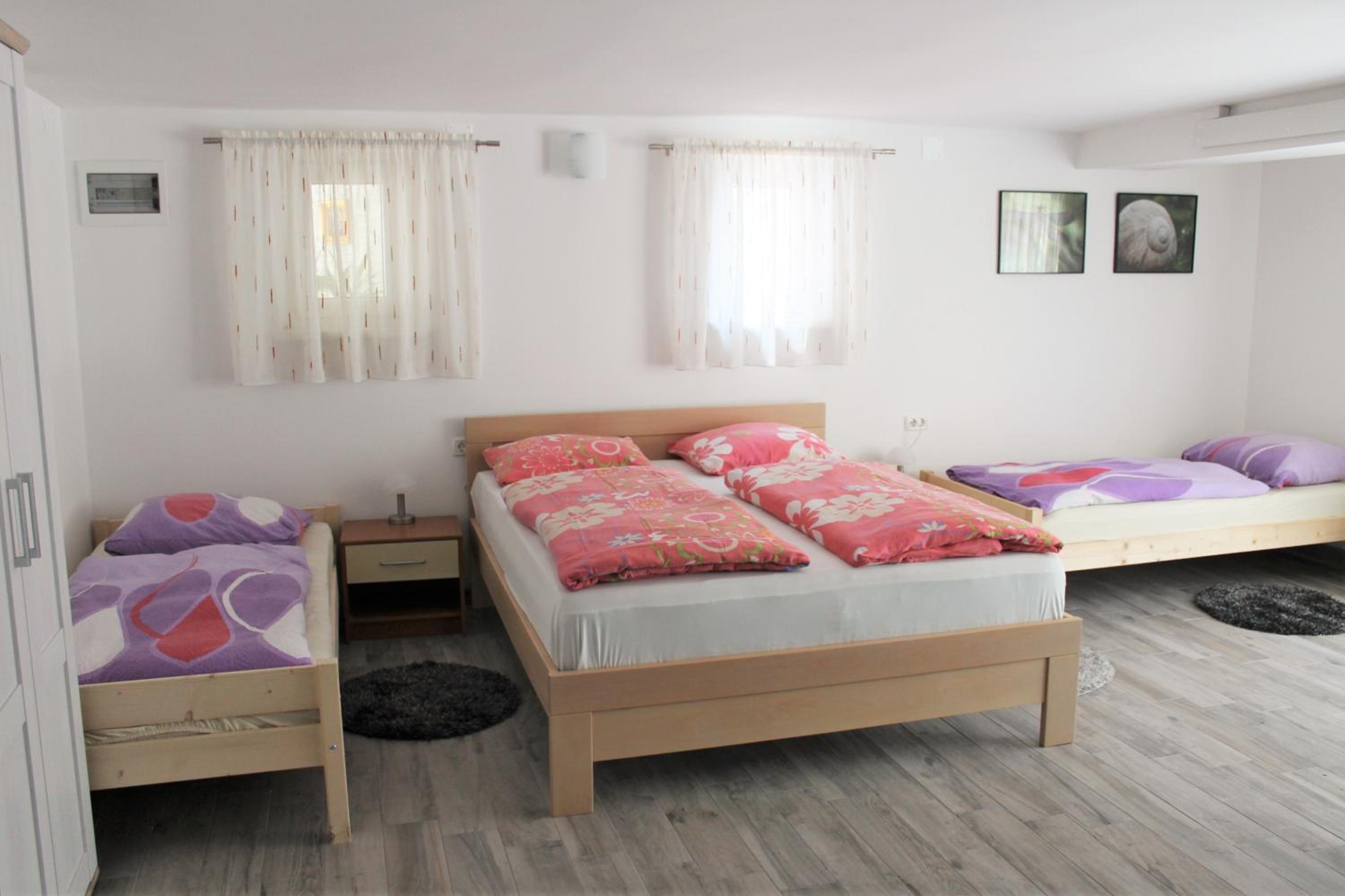 Quadruple Room (4 Adults) - Photo 10