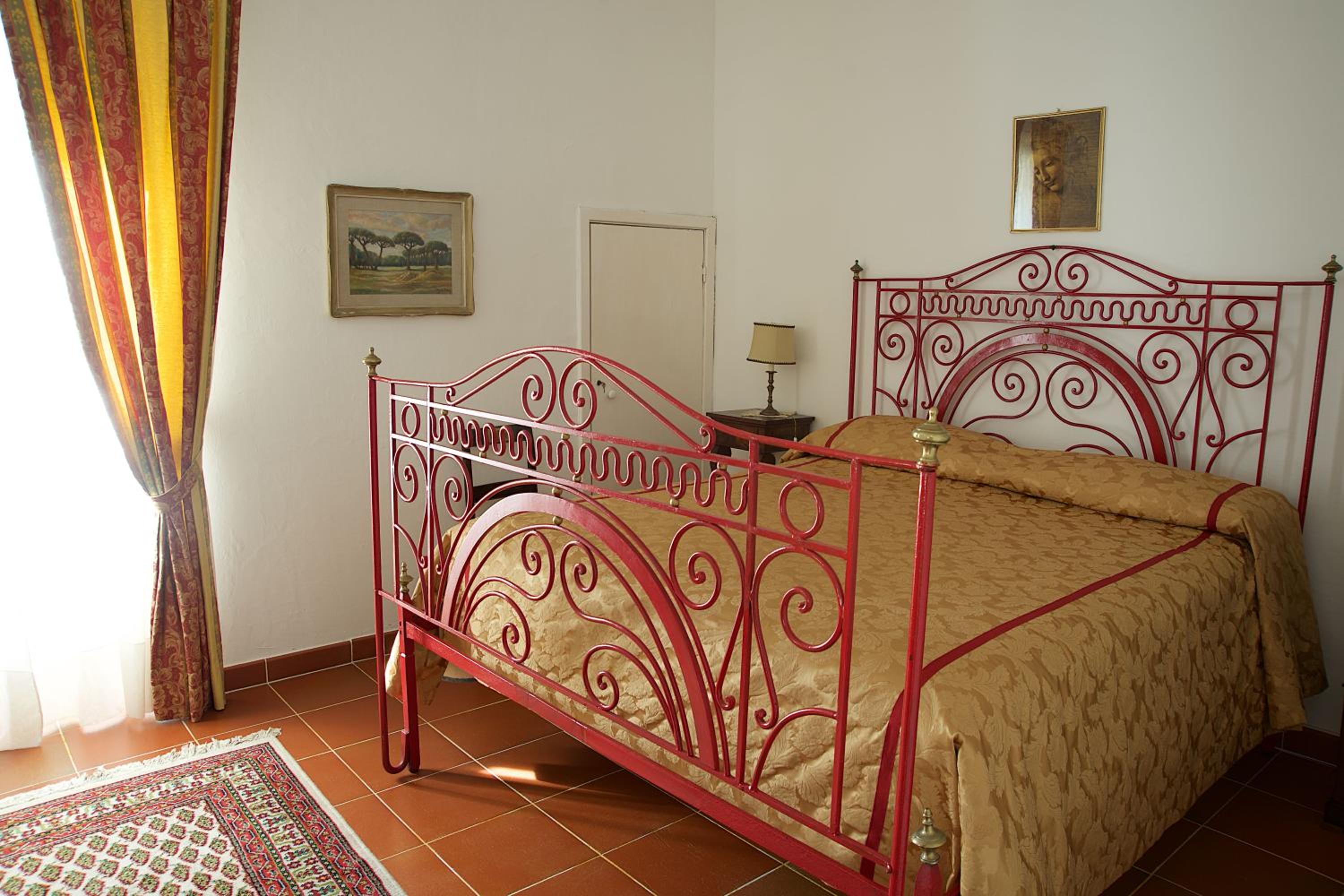 Double Room with Private Bathroom - Photo 2