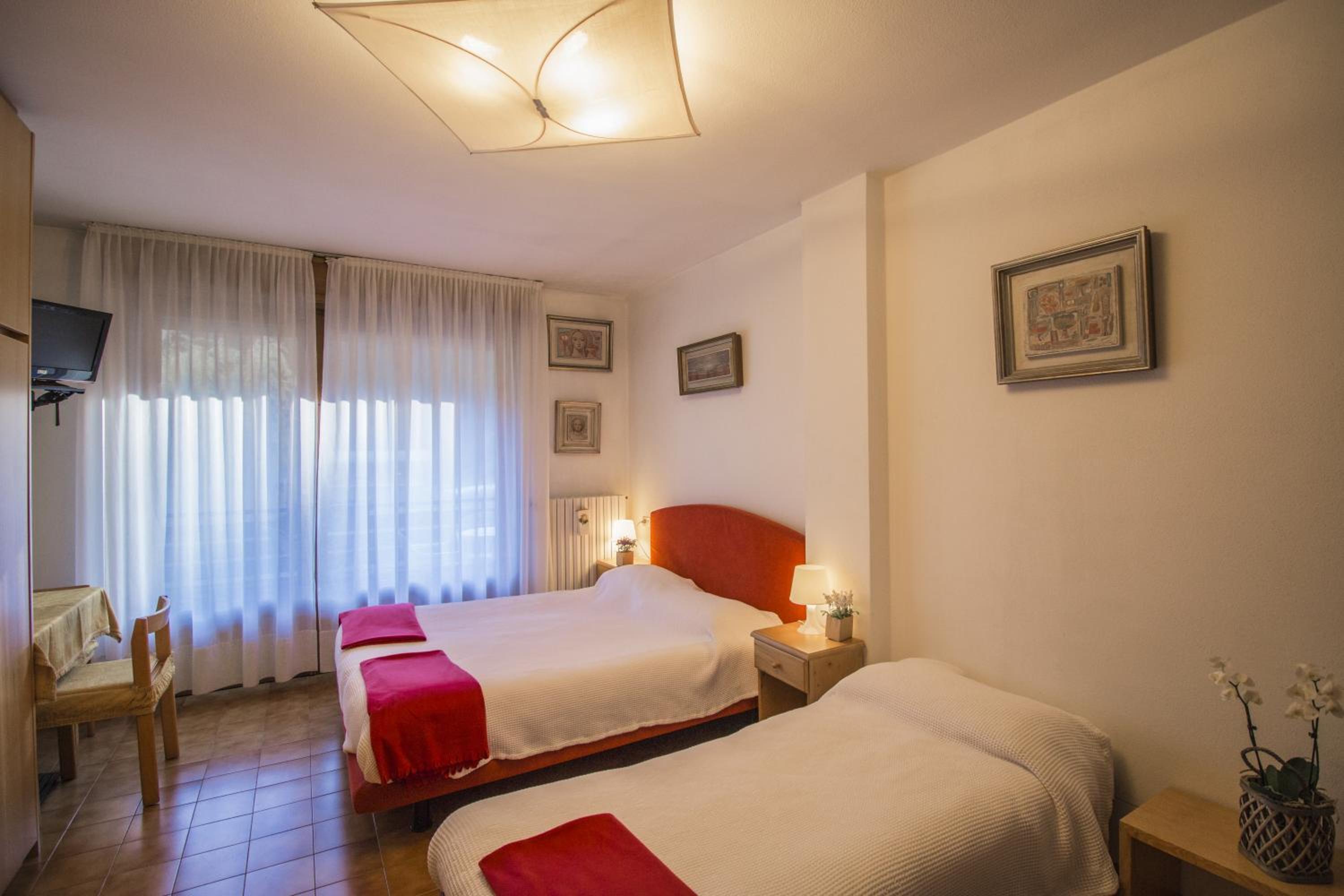 Double Room - Photo 12
