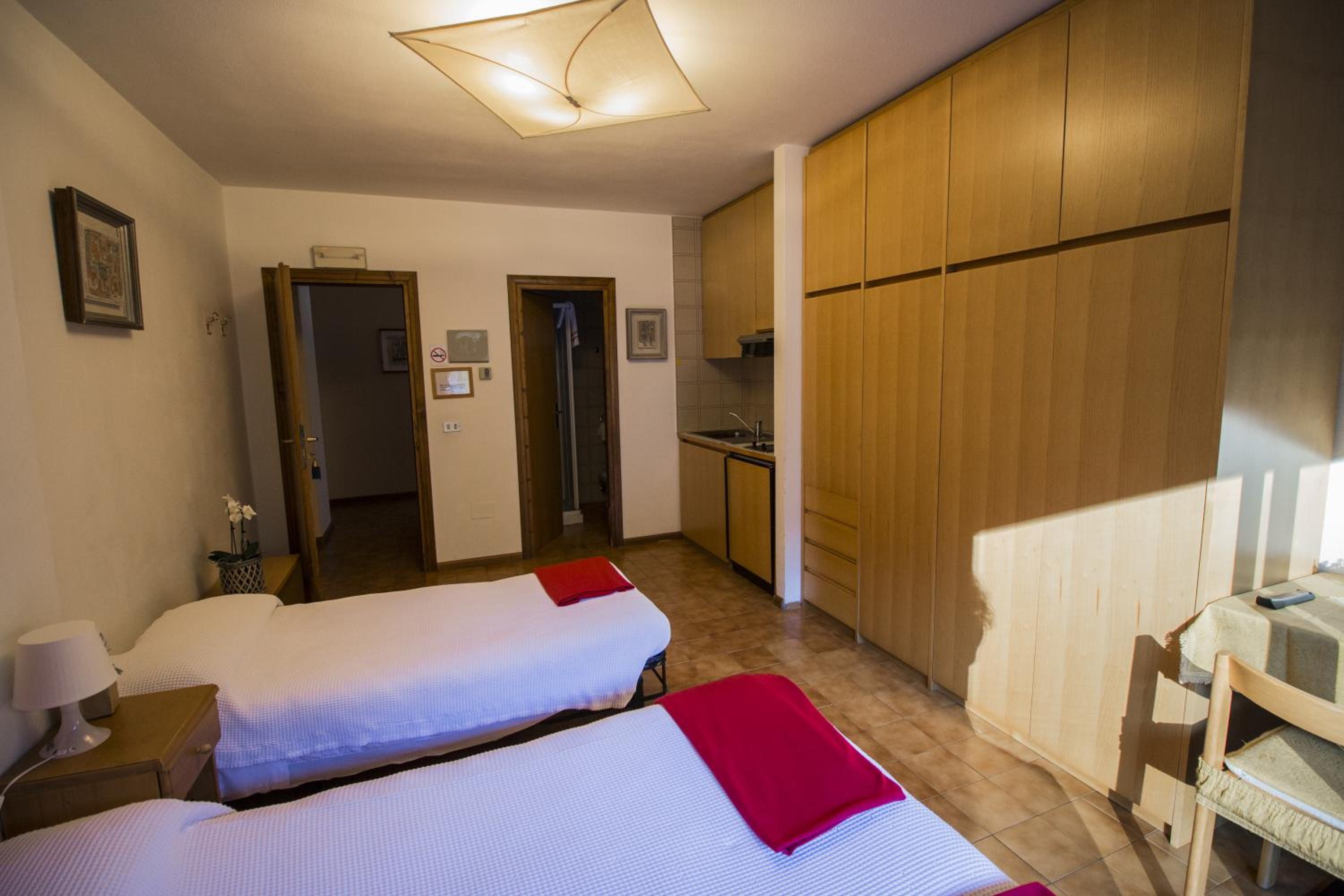 Double Room - Photo 14