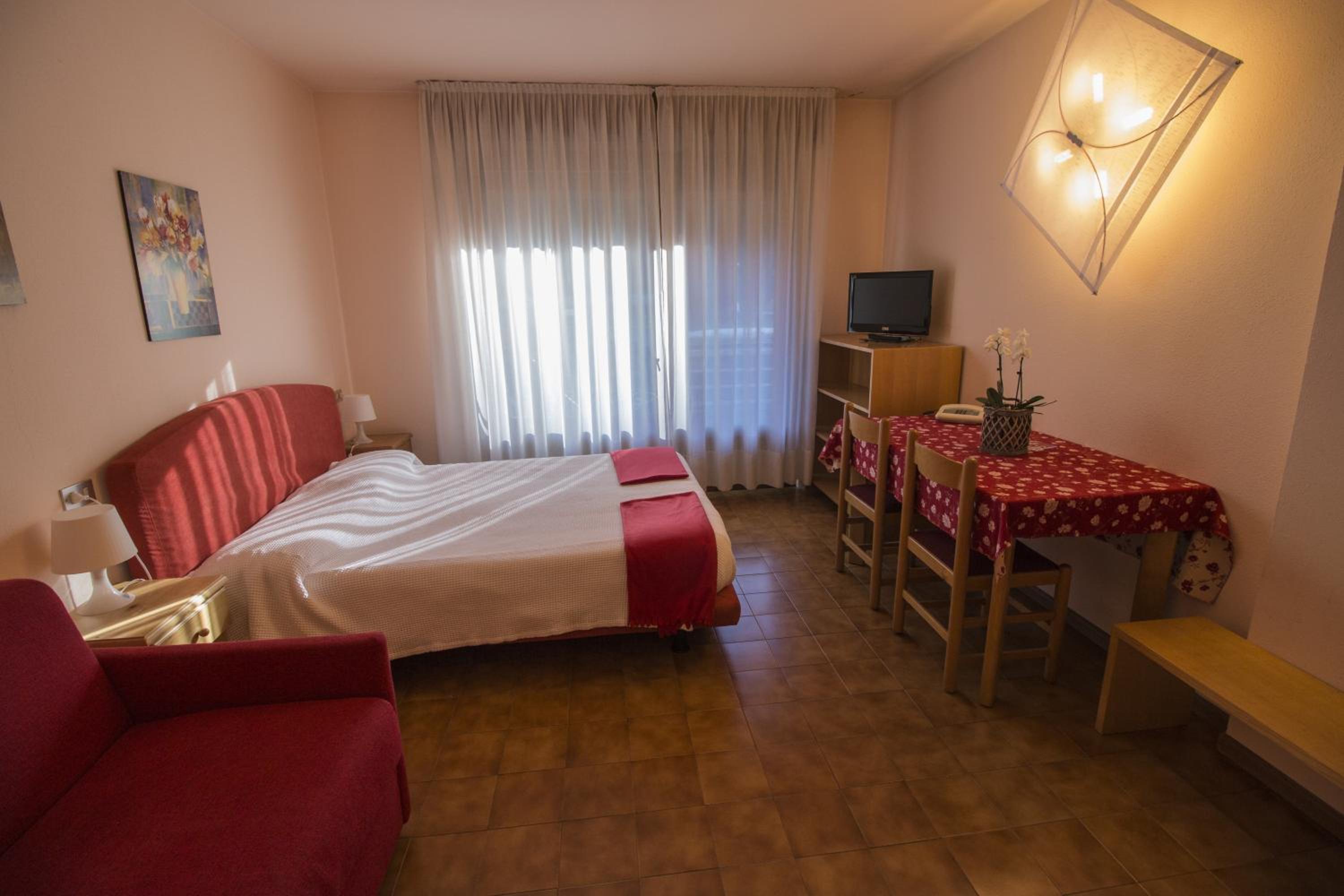 Double Room - Photo 17