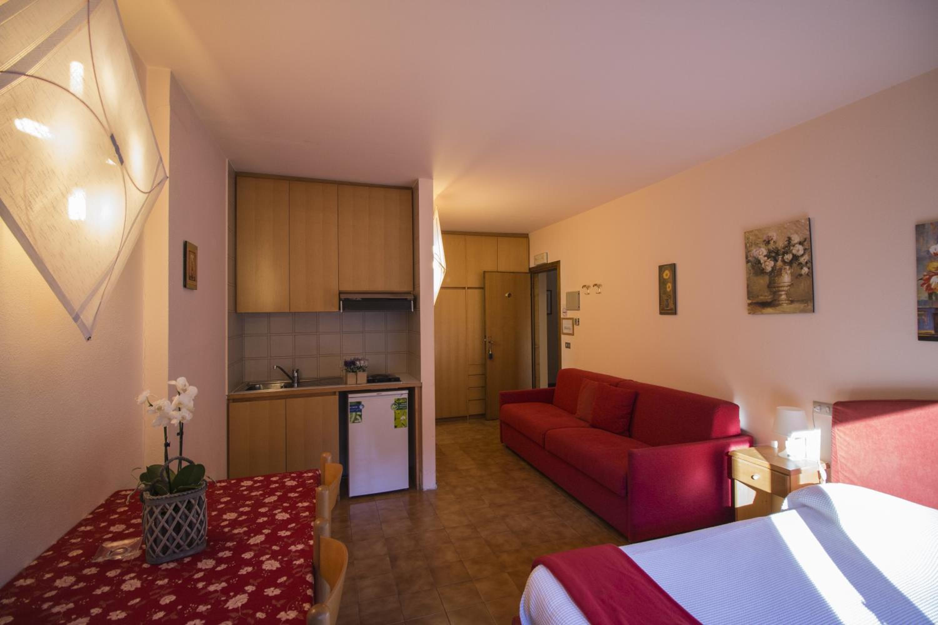 Double Room - Photo 18