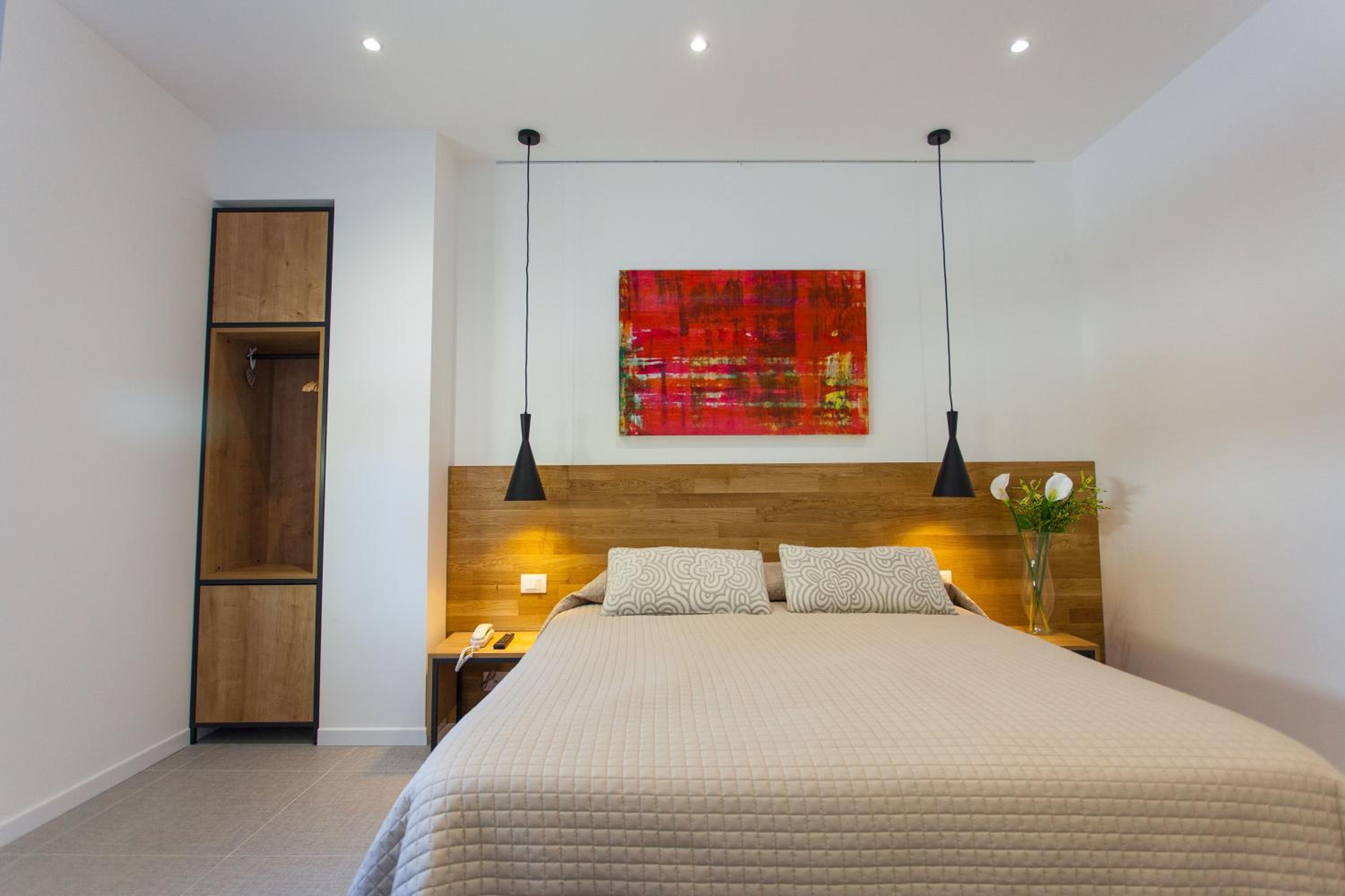 Double Room with Private Bathroom - Photo 1