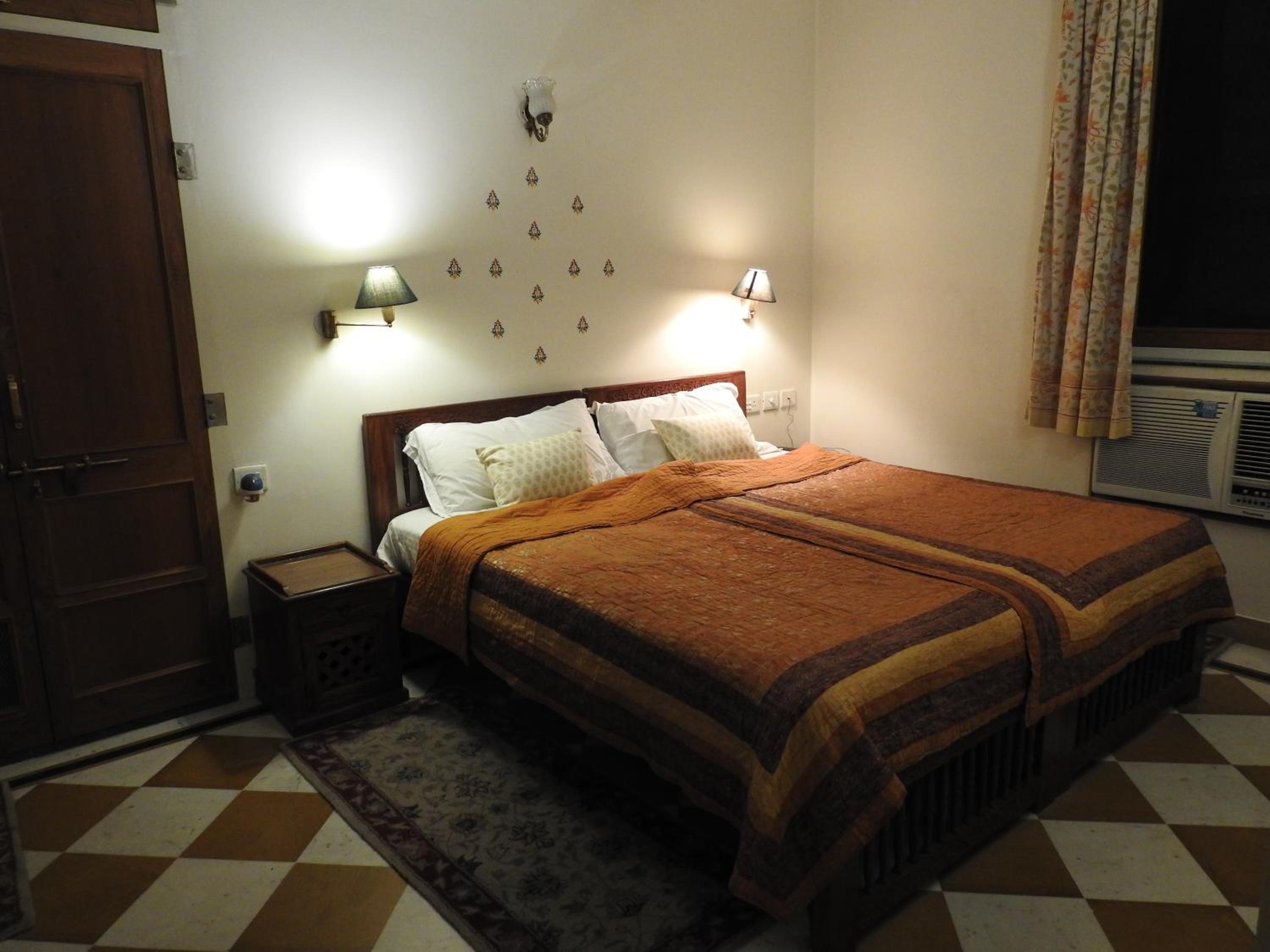 Luxury Suite - Photo 3