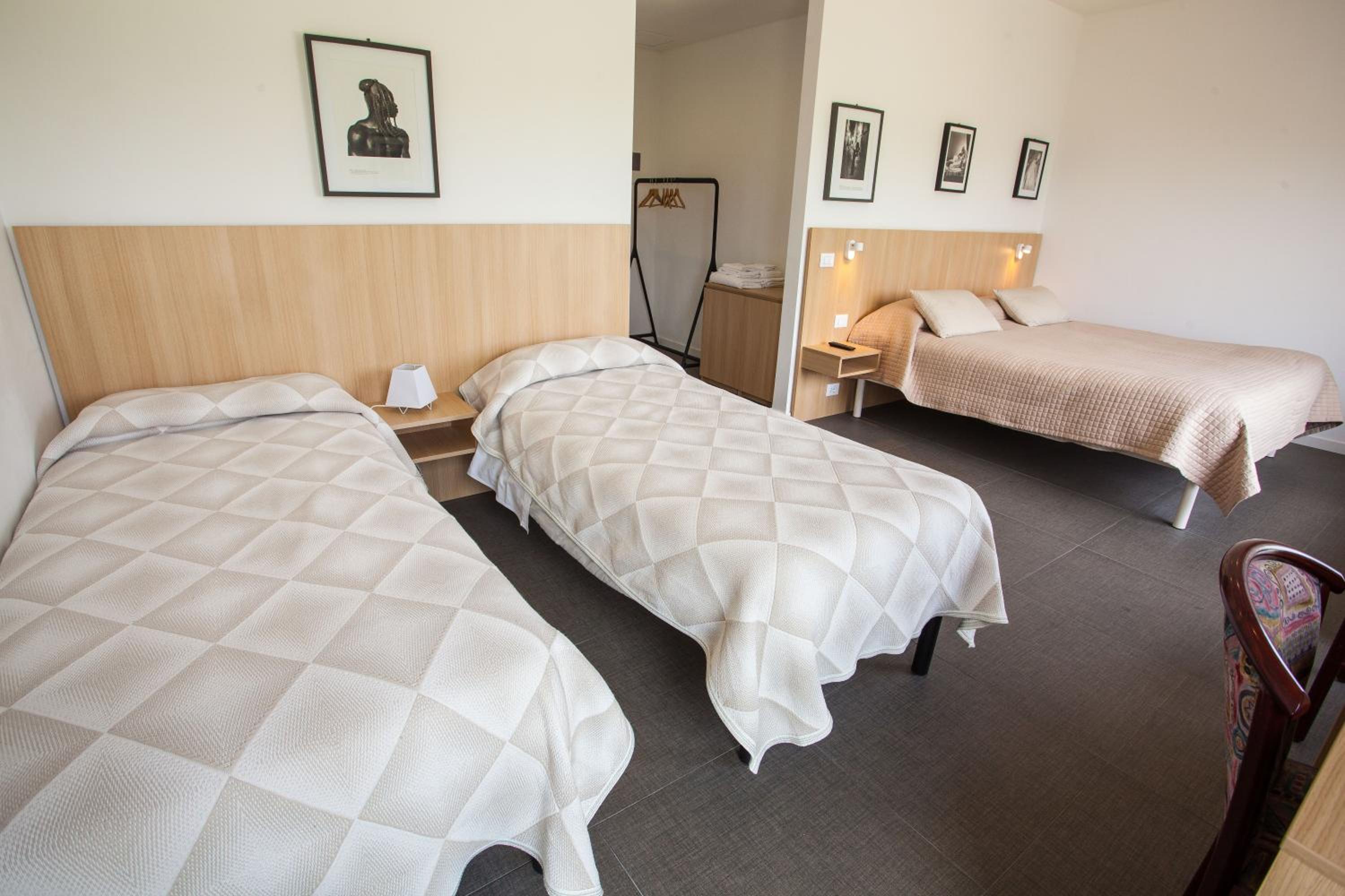 Quadruple Room - Disability Access - Photo 5