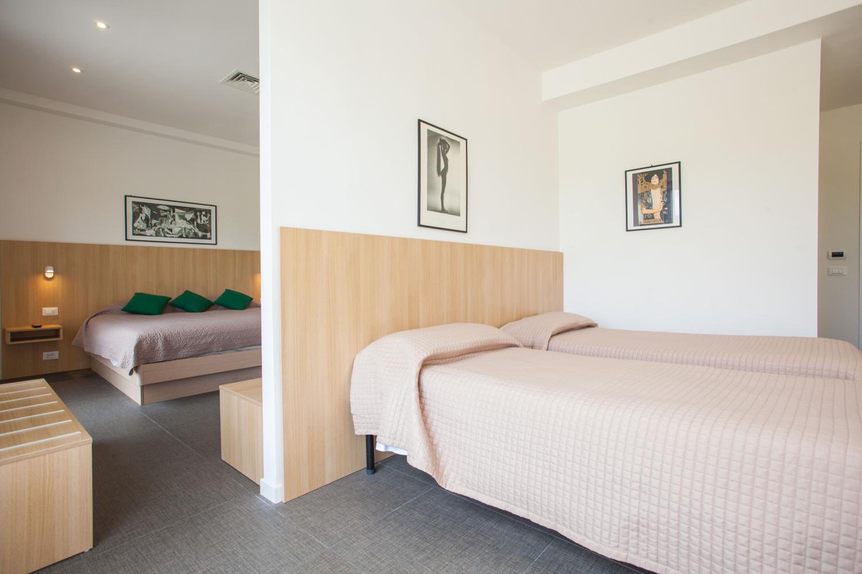 Suite with Terrace - Photo 3