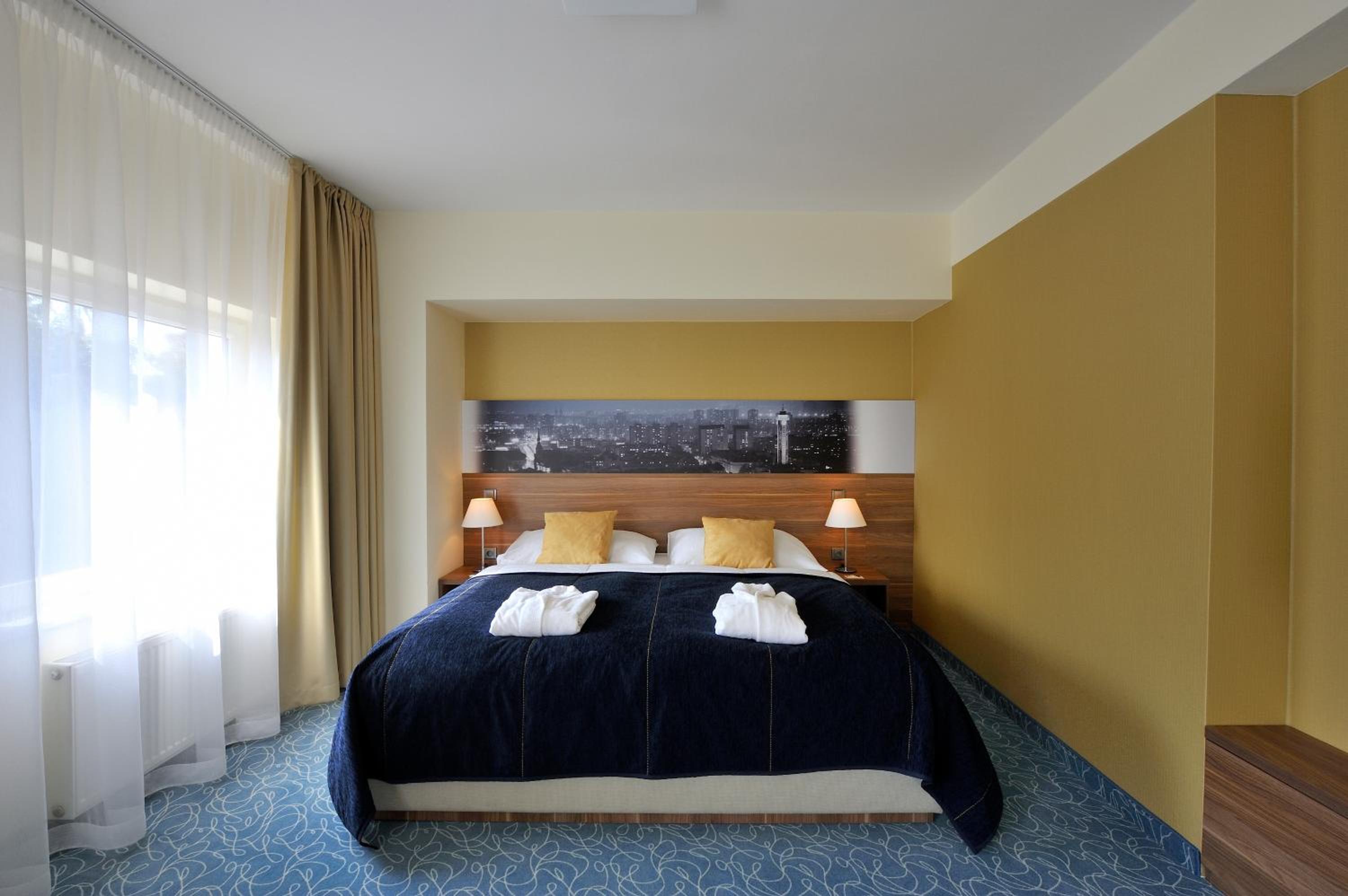 Business Double Room - Photo 2