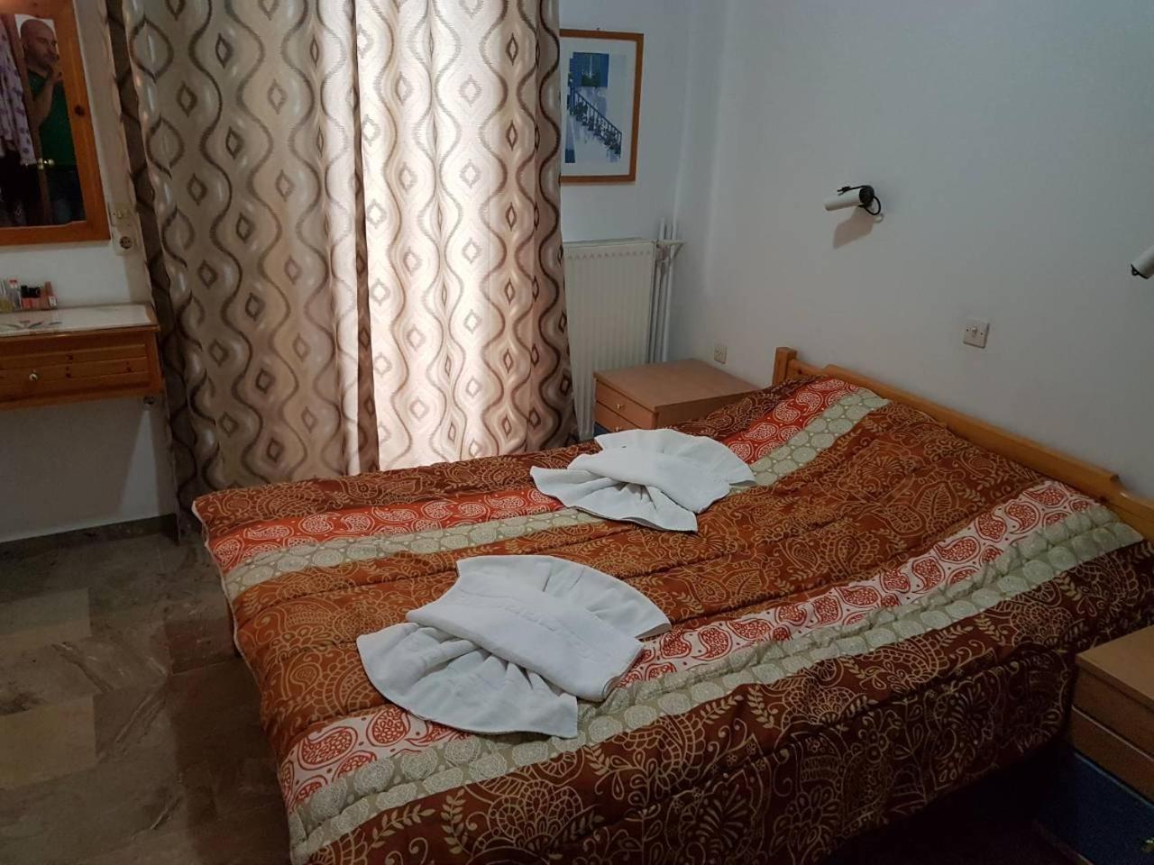 Double or Twin Room - Photo 11
