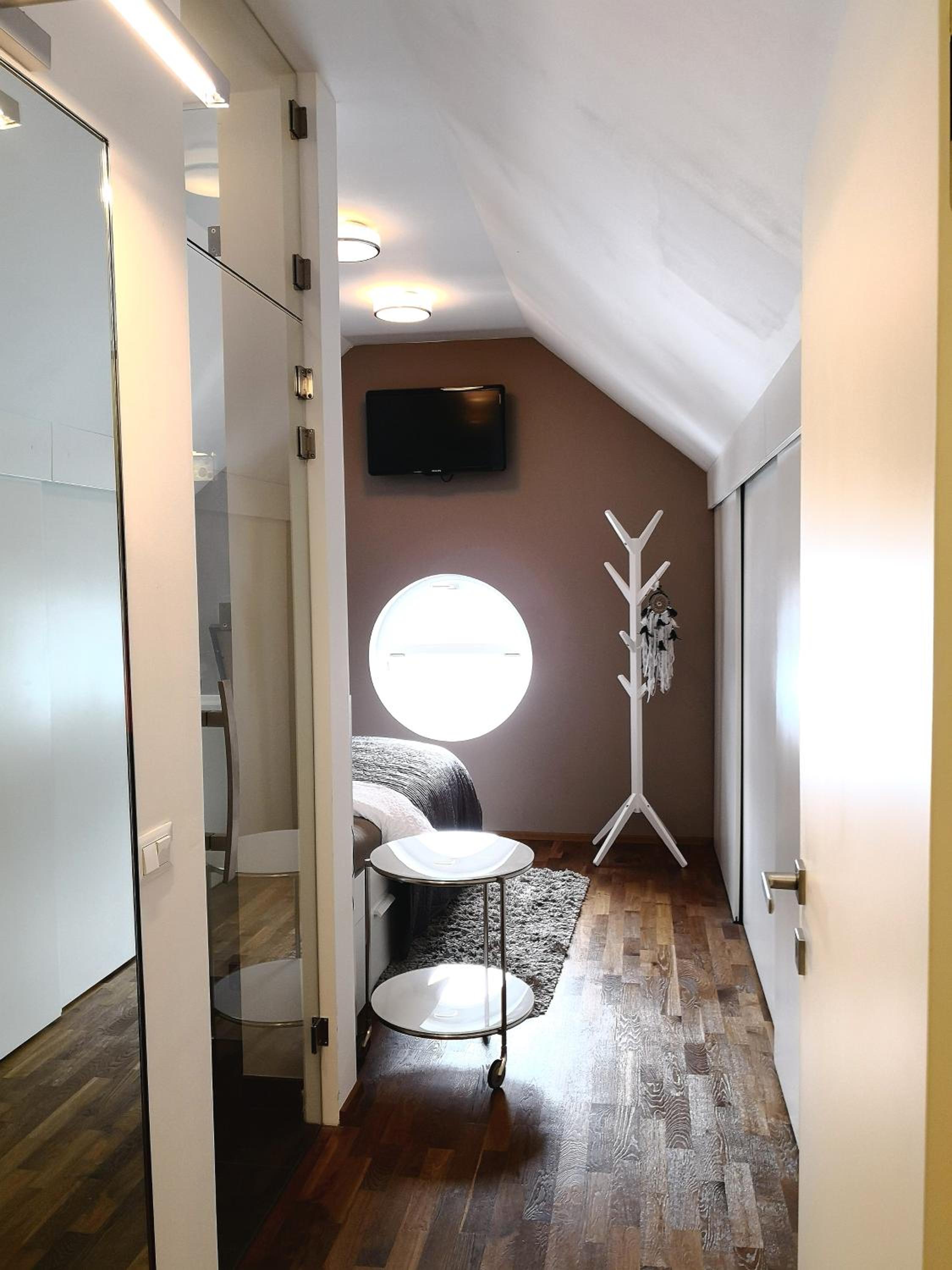 Apartment with Lake View - Photo 34