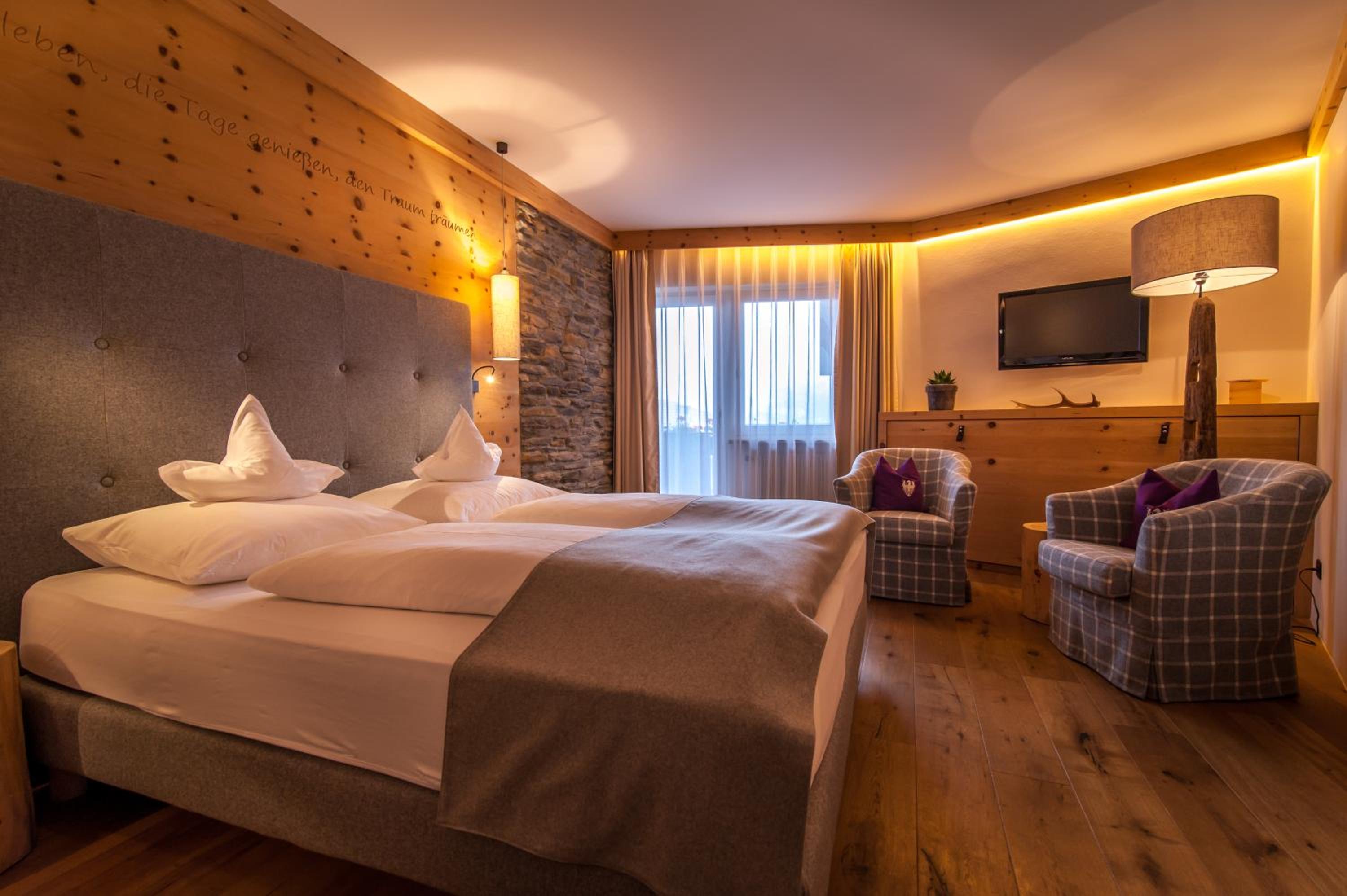 Deluxe Double Room photo 3