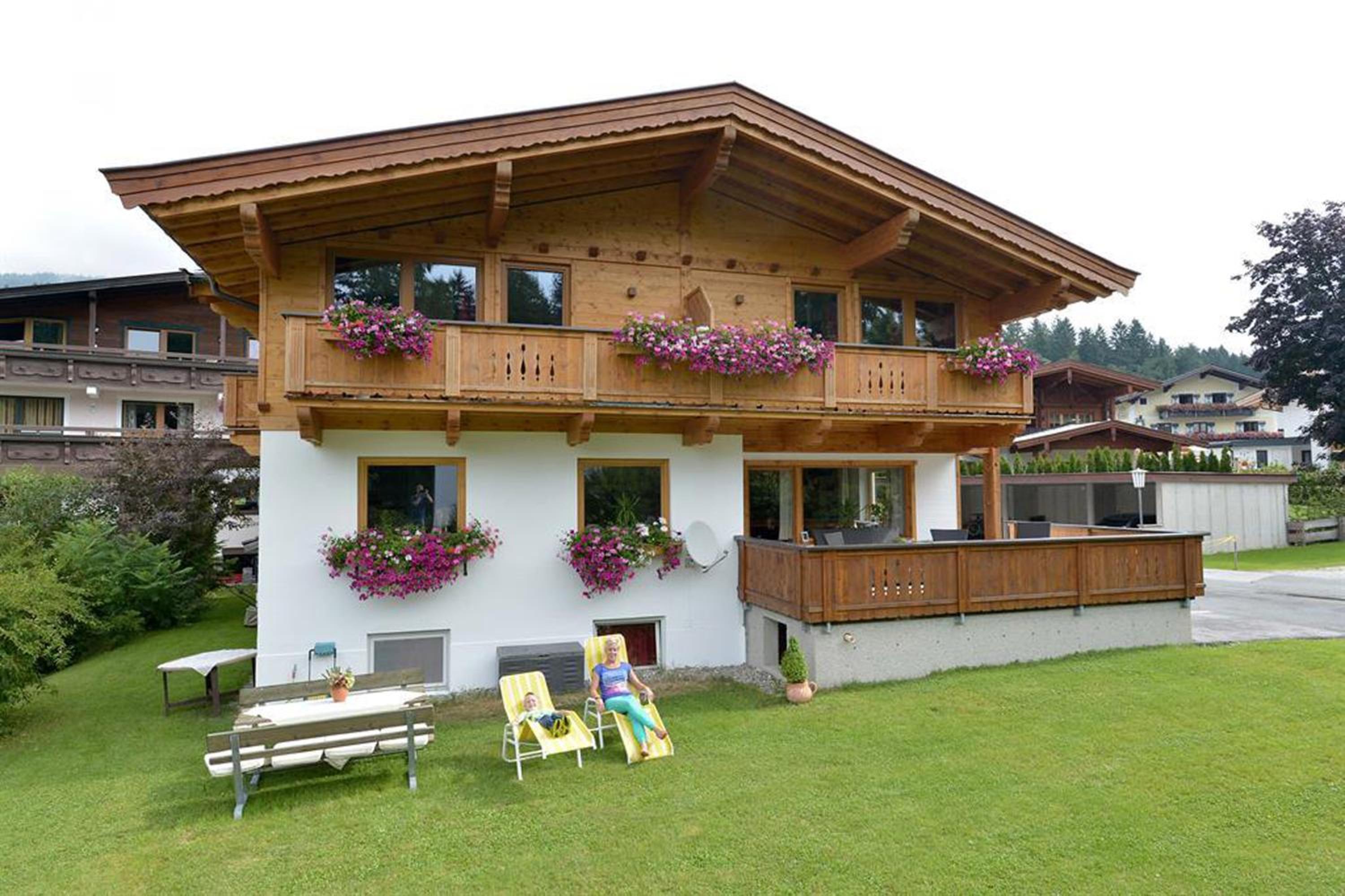 Studio with Balcony - Annex Building photo 3