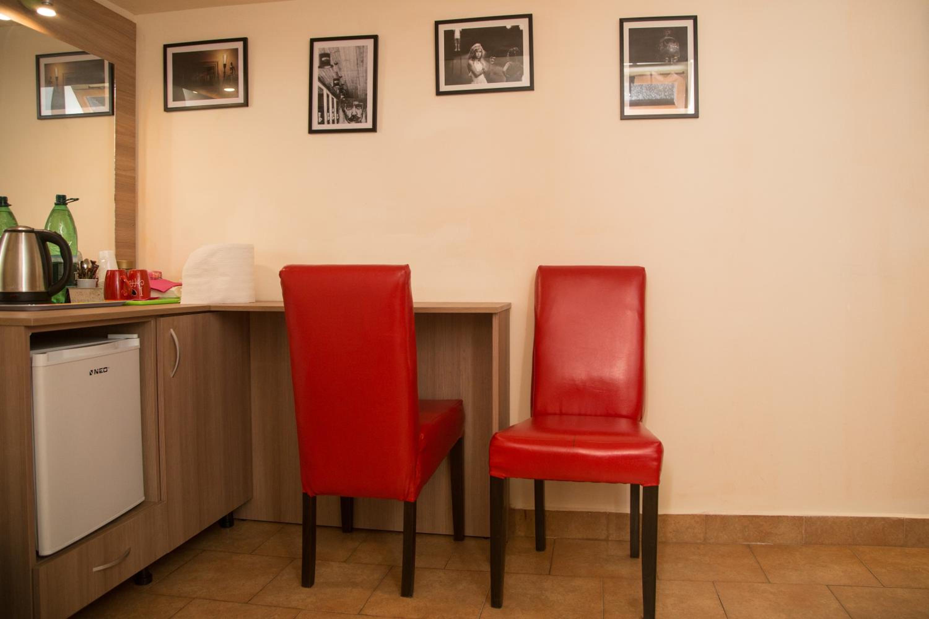 Studio Apartment - Split-Level - Photo 31