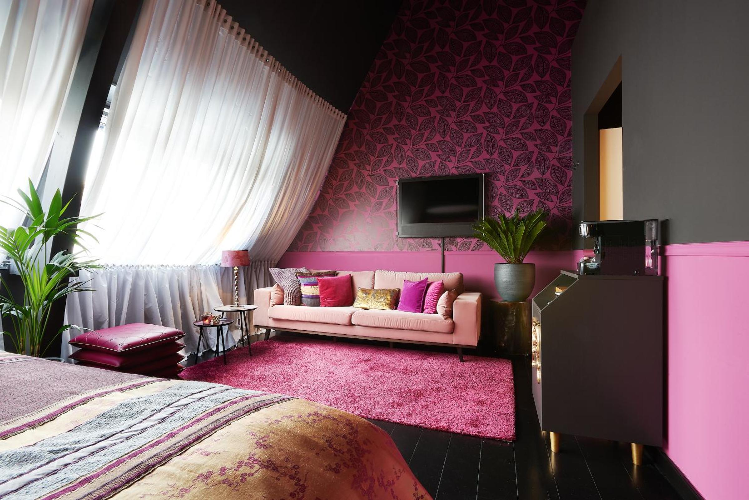 Royale Room photo 3