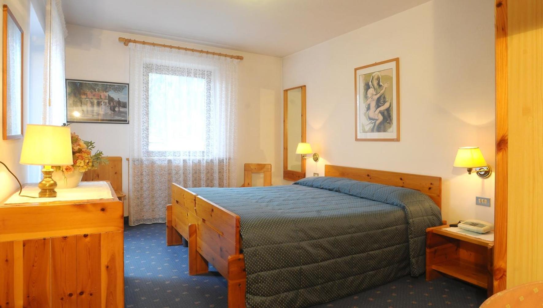 Standard Double or Twin Room - Photo 5