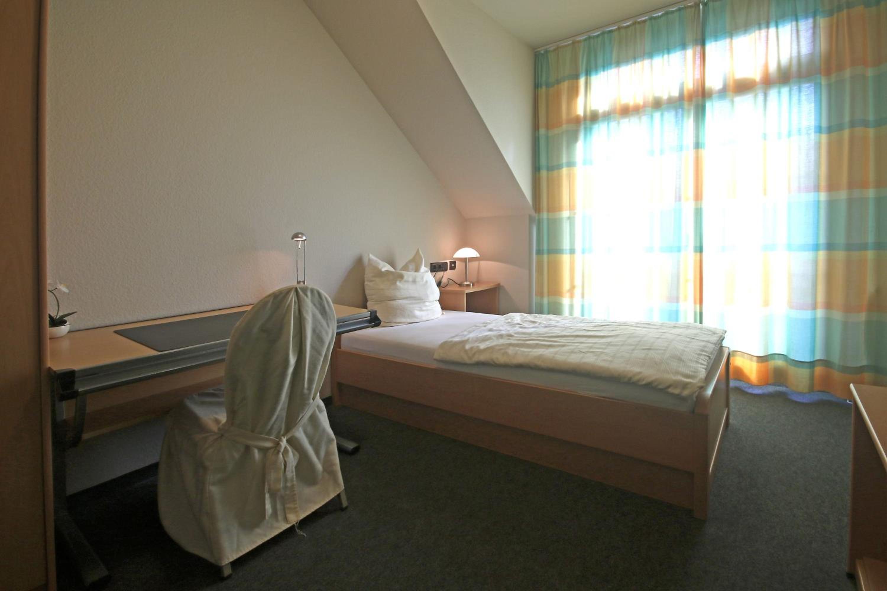 Single Room photo 2
