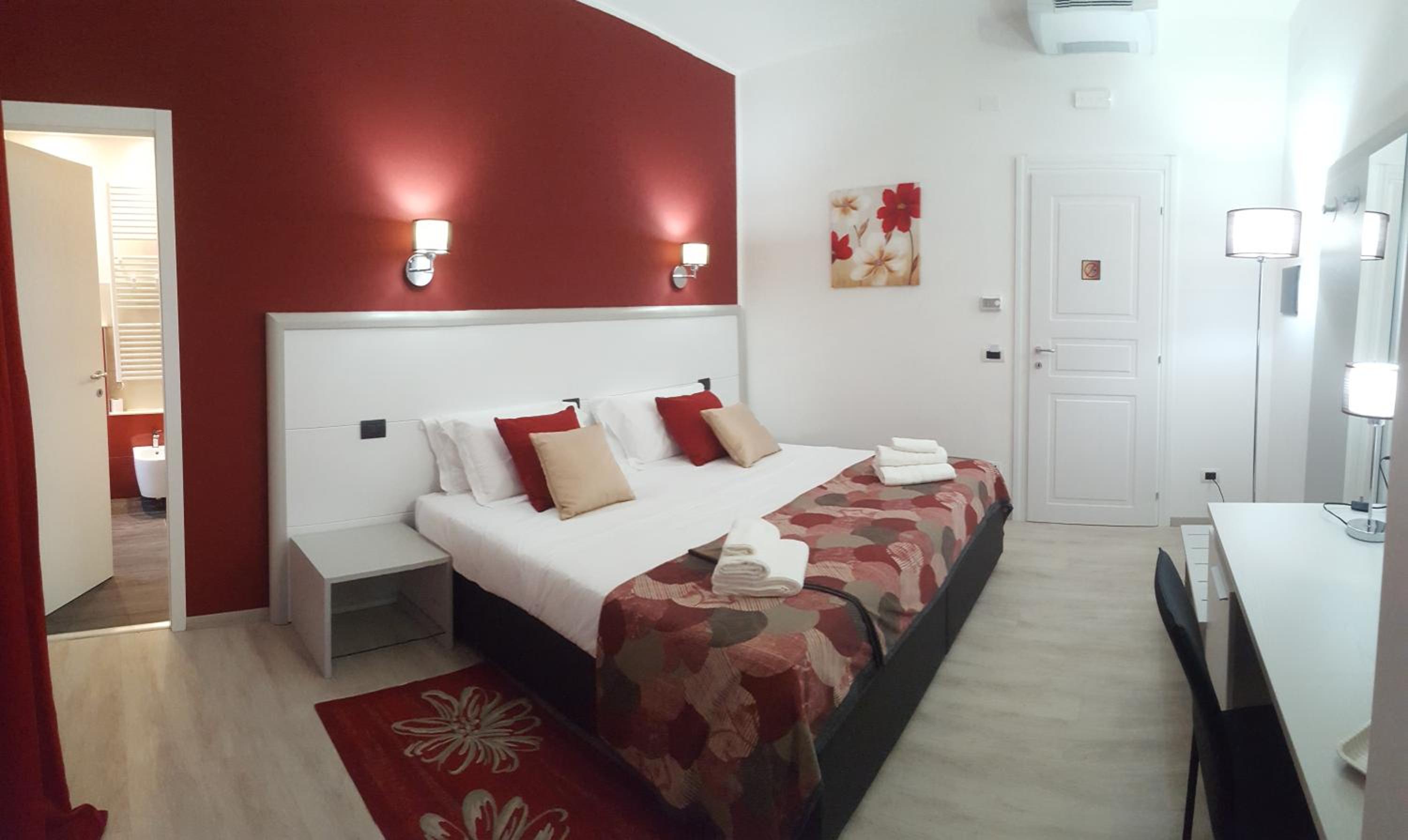 Deluxe Double or Twin Room photo 1
