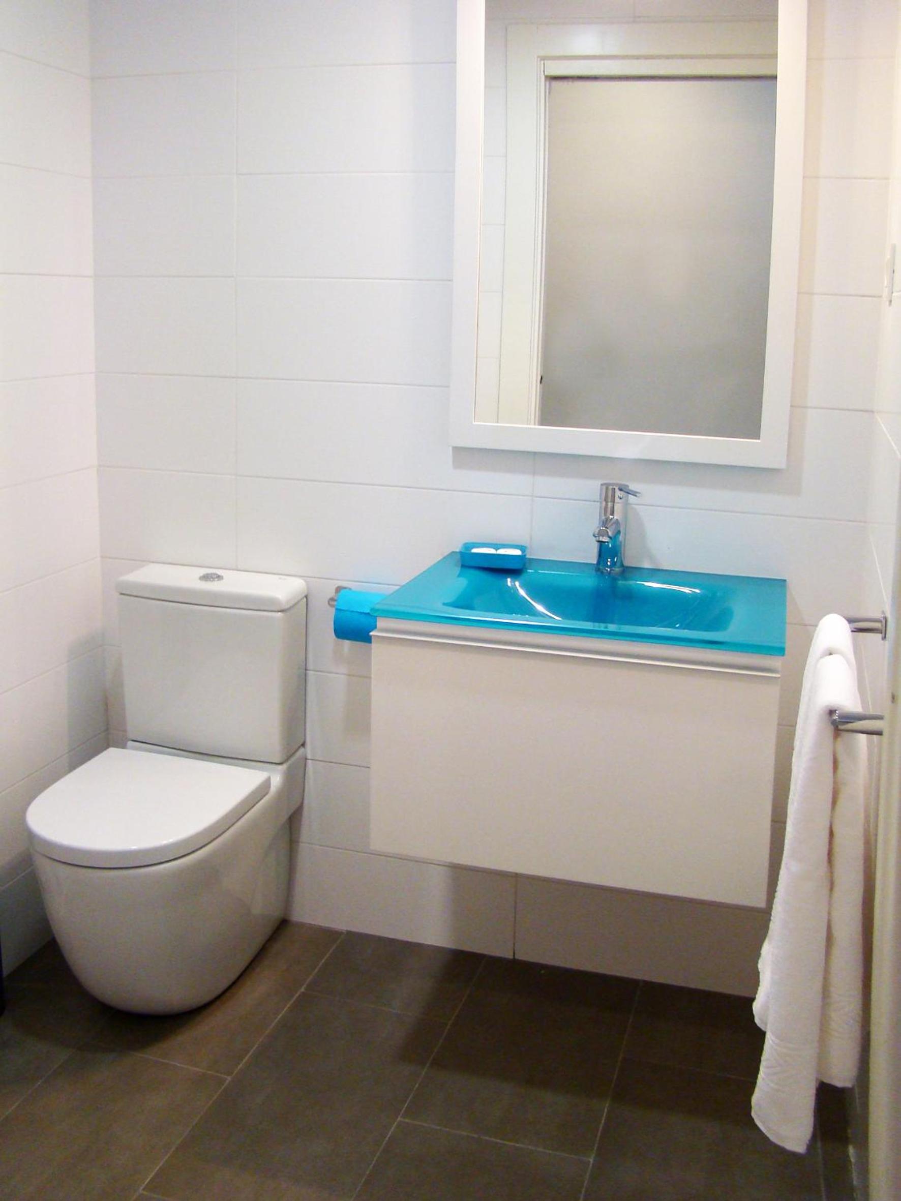 Double Room with Balcony - Photo 4