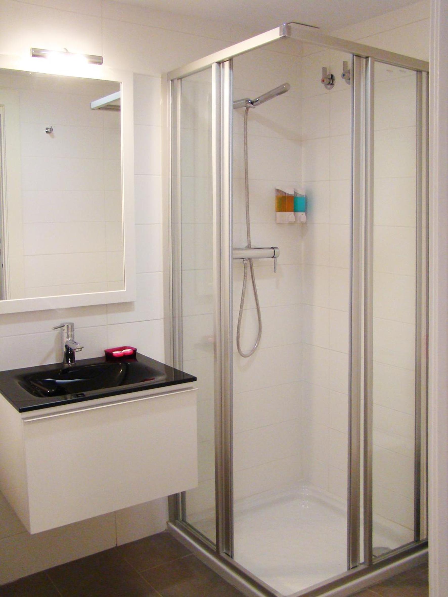 Double Room with Balcony - Photo 3
