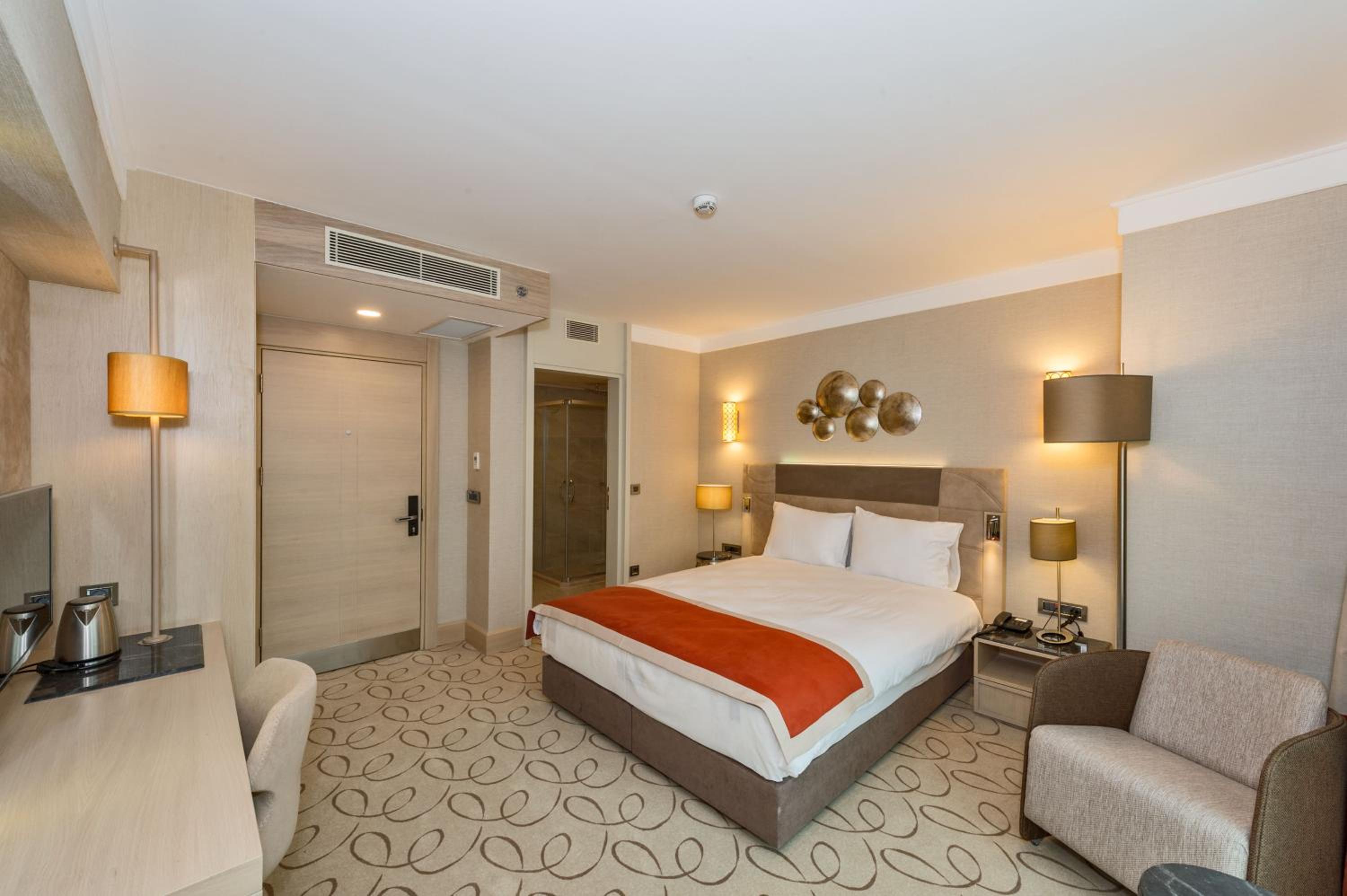 Standard Double or Twin Room photo 2