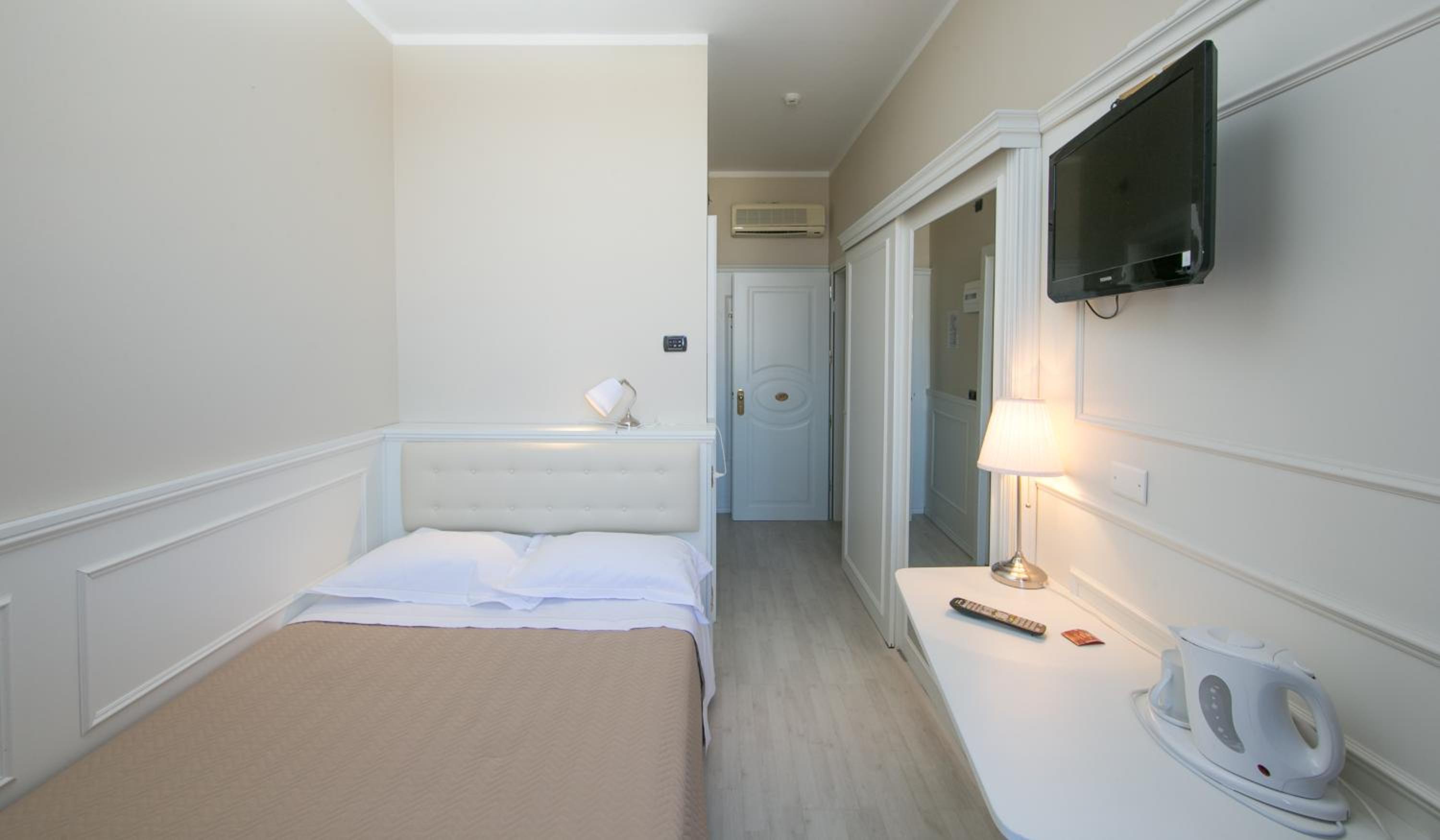 Single Room photo 3