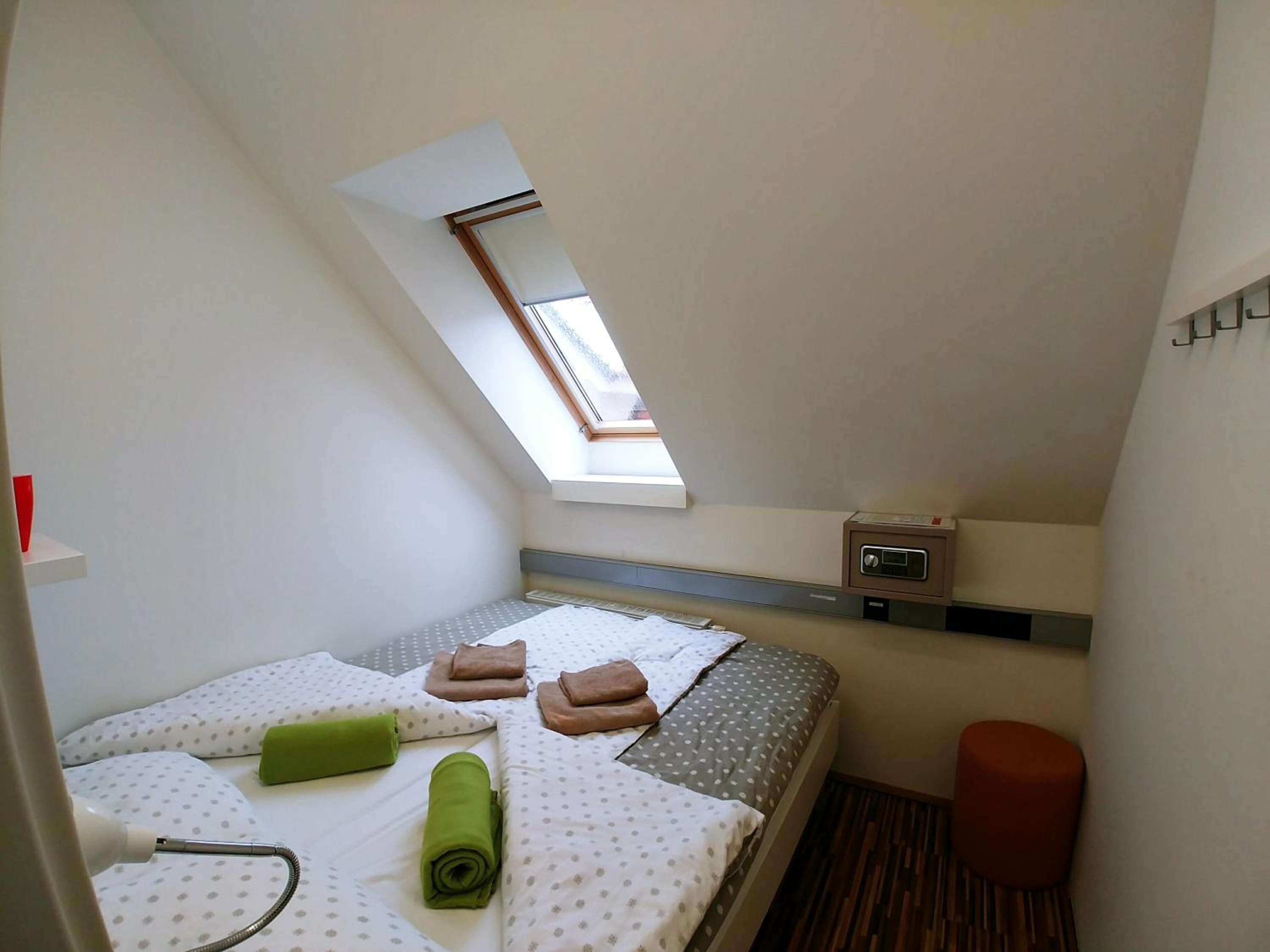 Small Double Room with Shared Bathroom photo 2