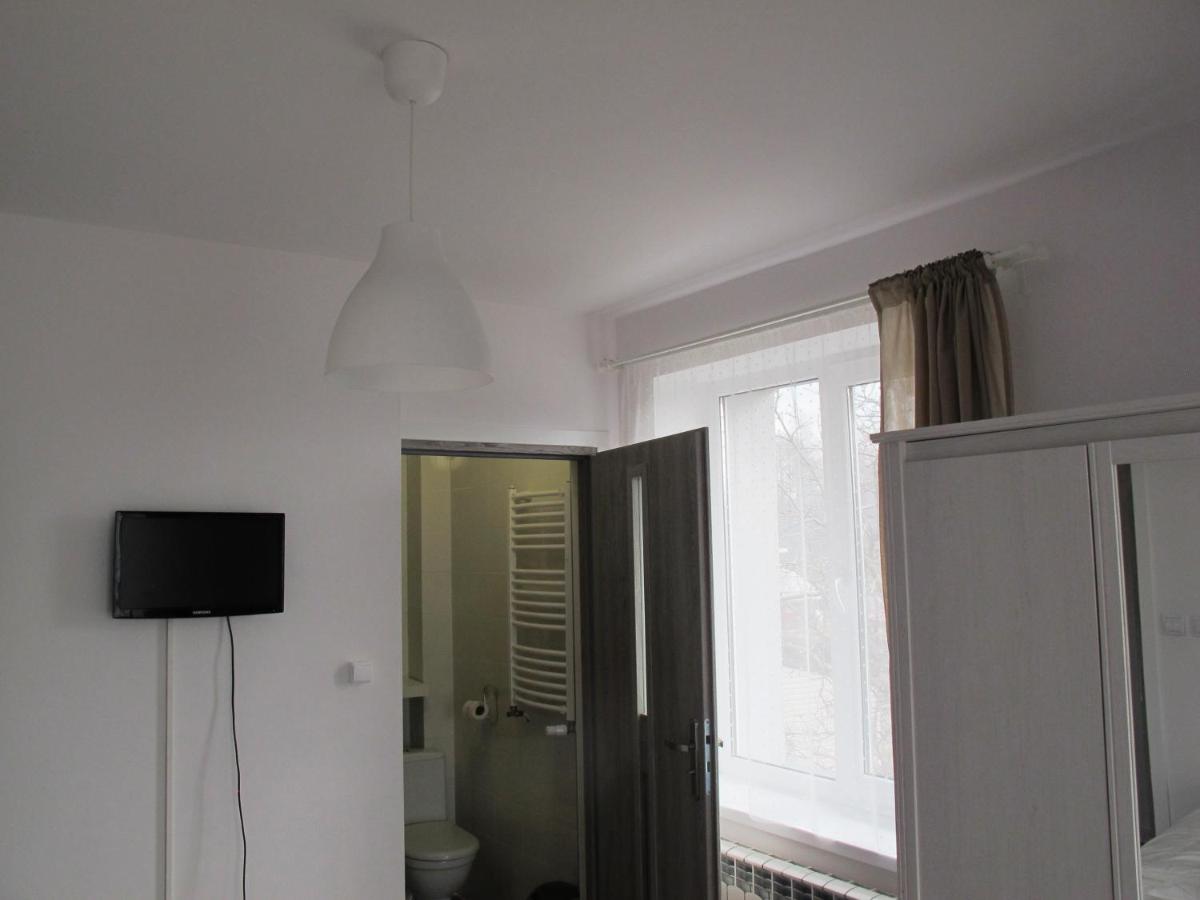 Family Room with Bathroom photo 3