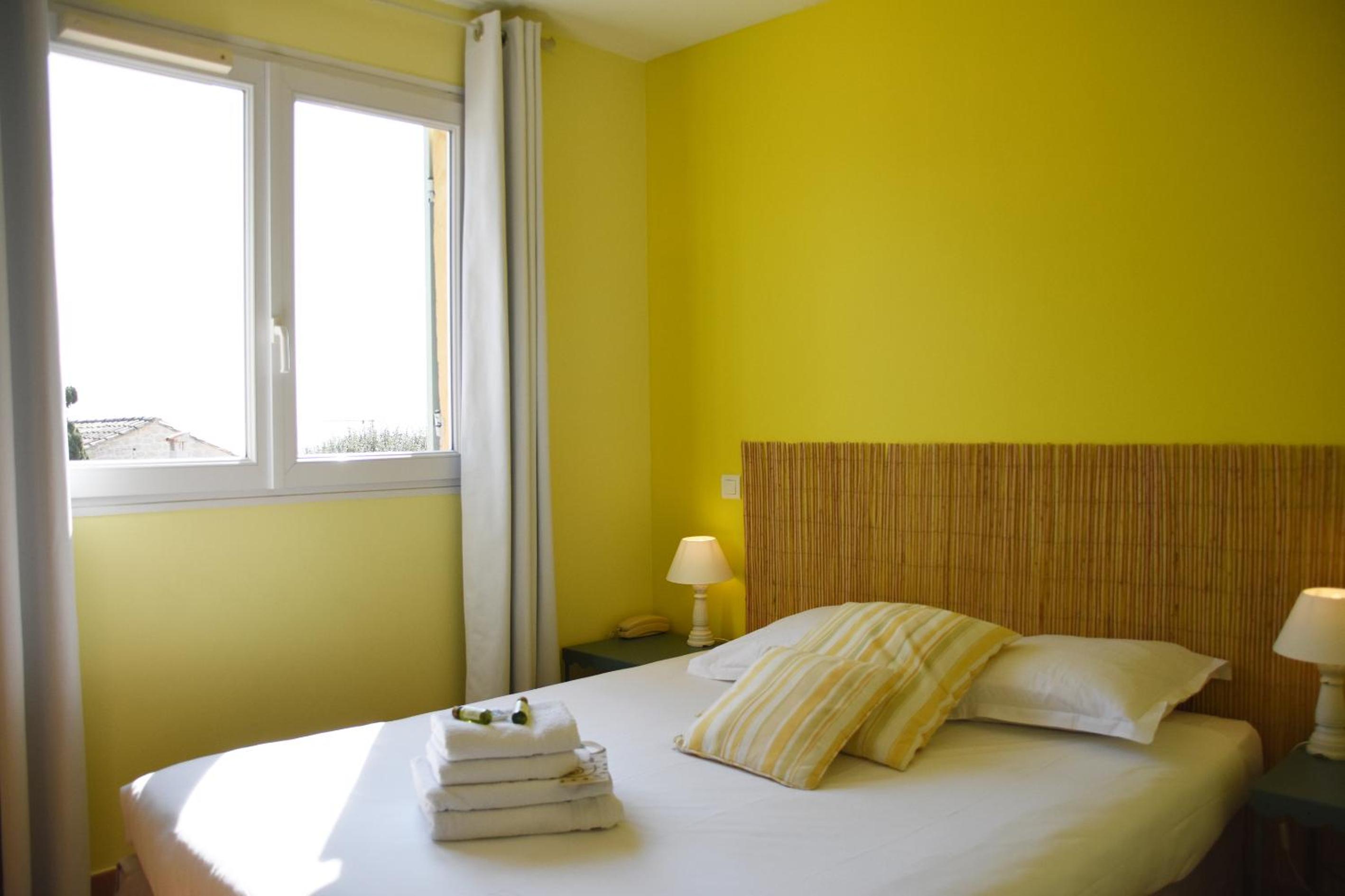 Standard Double Room with Sea View - Photo 5