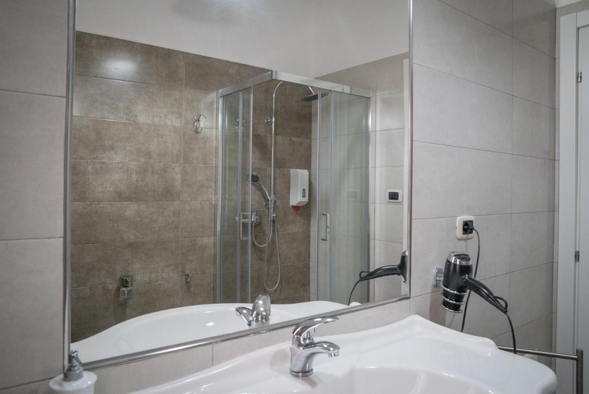 Triple Room with Private External Bathroom