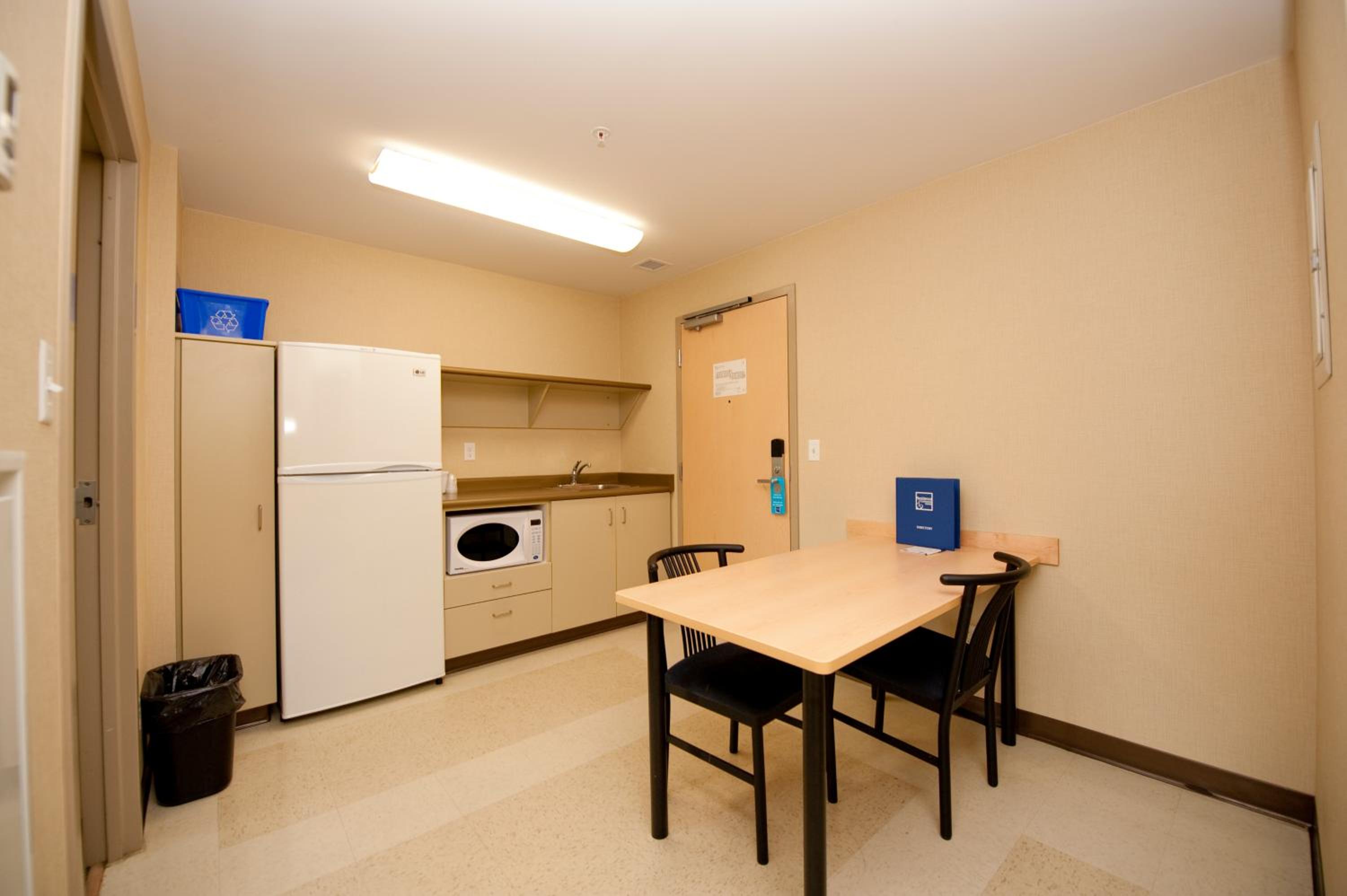Two-Bedroom Suite - Photo 2