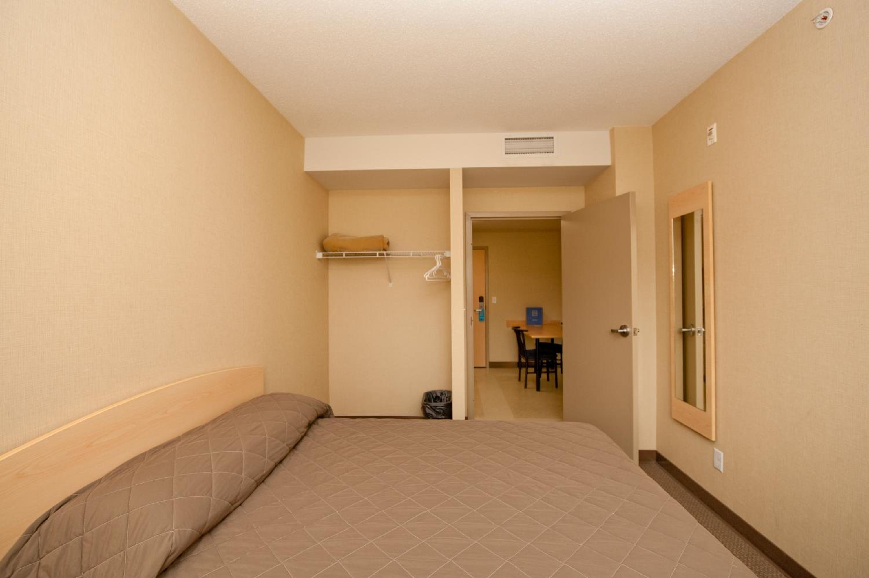 Four-Bedroom Suite - Photo 10