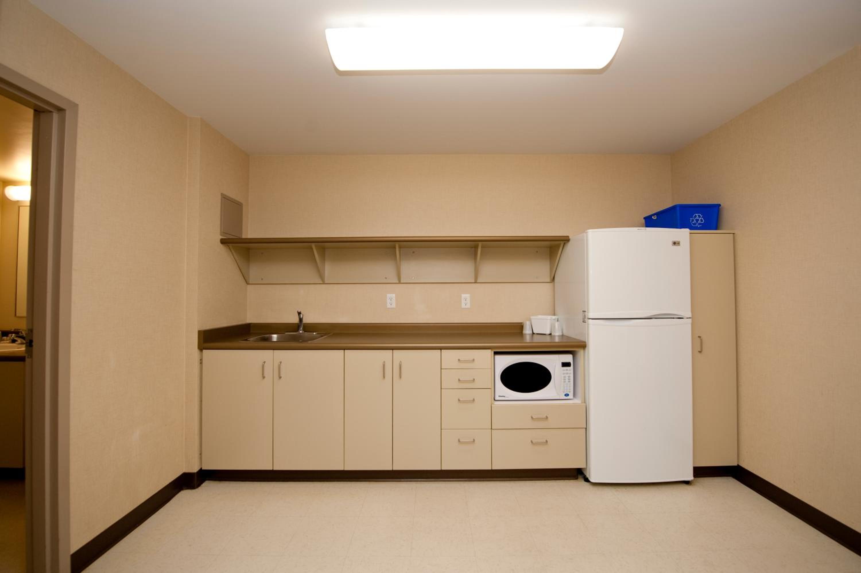 Four-Bedroom Suite - Photo 3