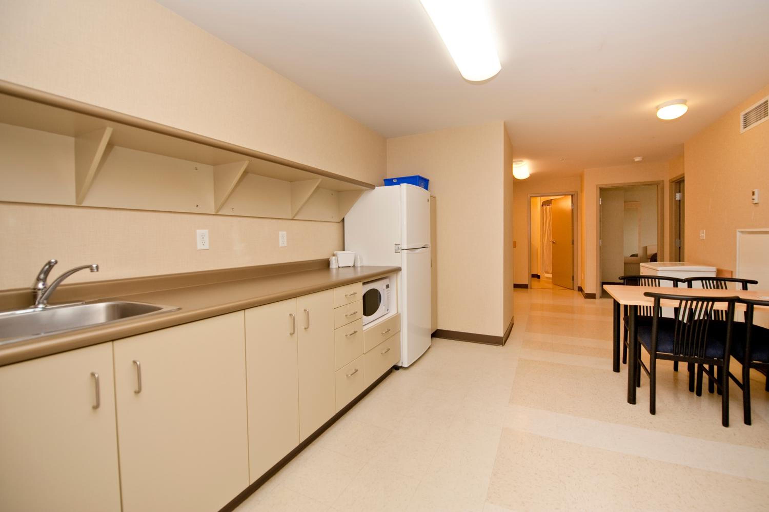 Four-Bedroom Suite - Photo 4