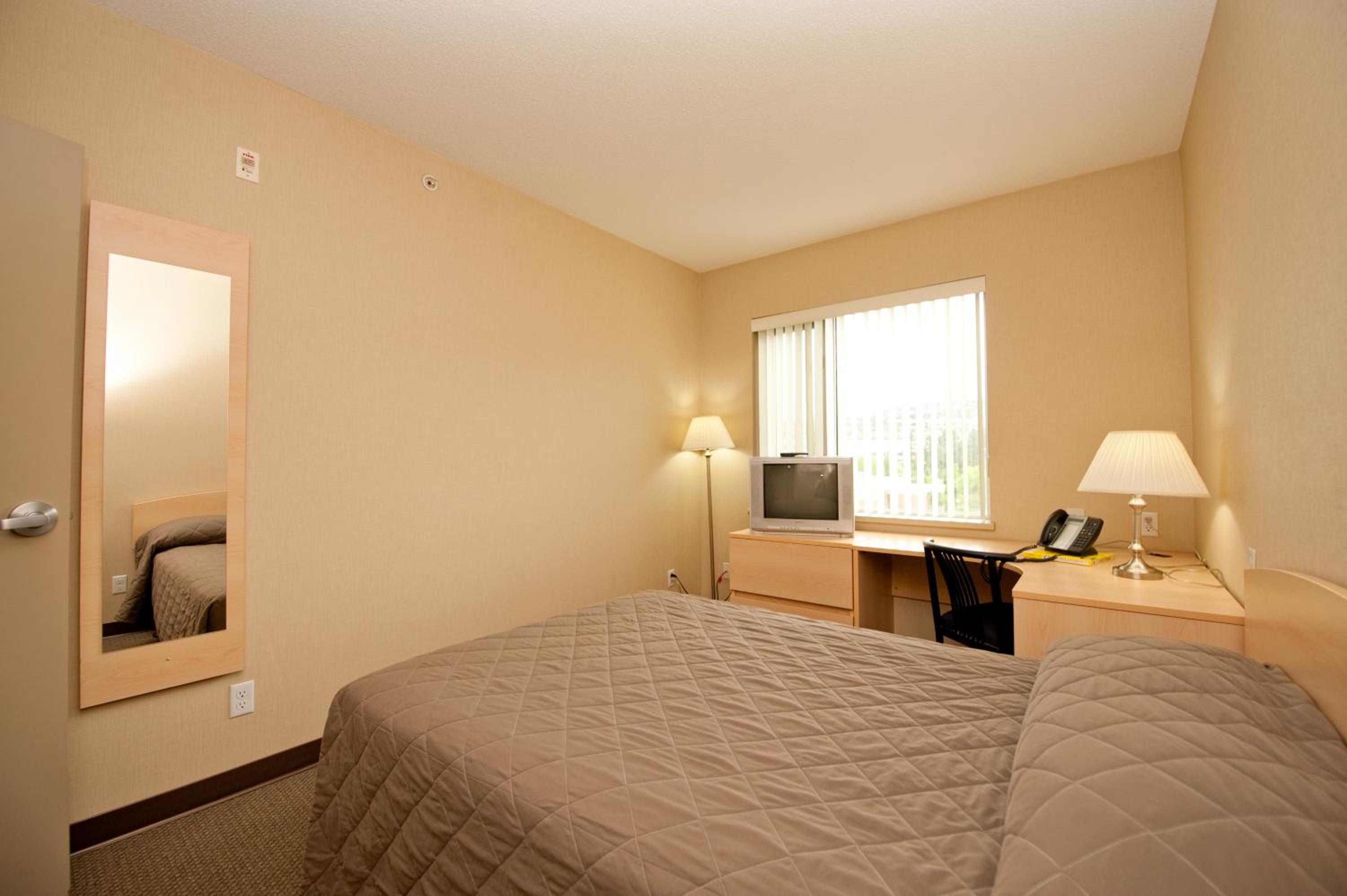 Four-Bedroom Suite - Photo 7
