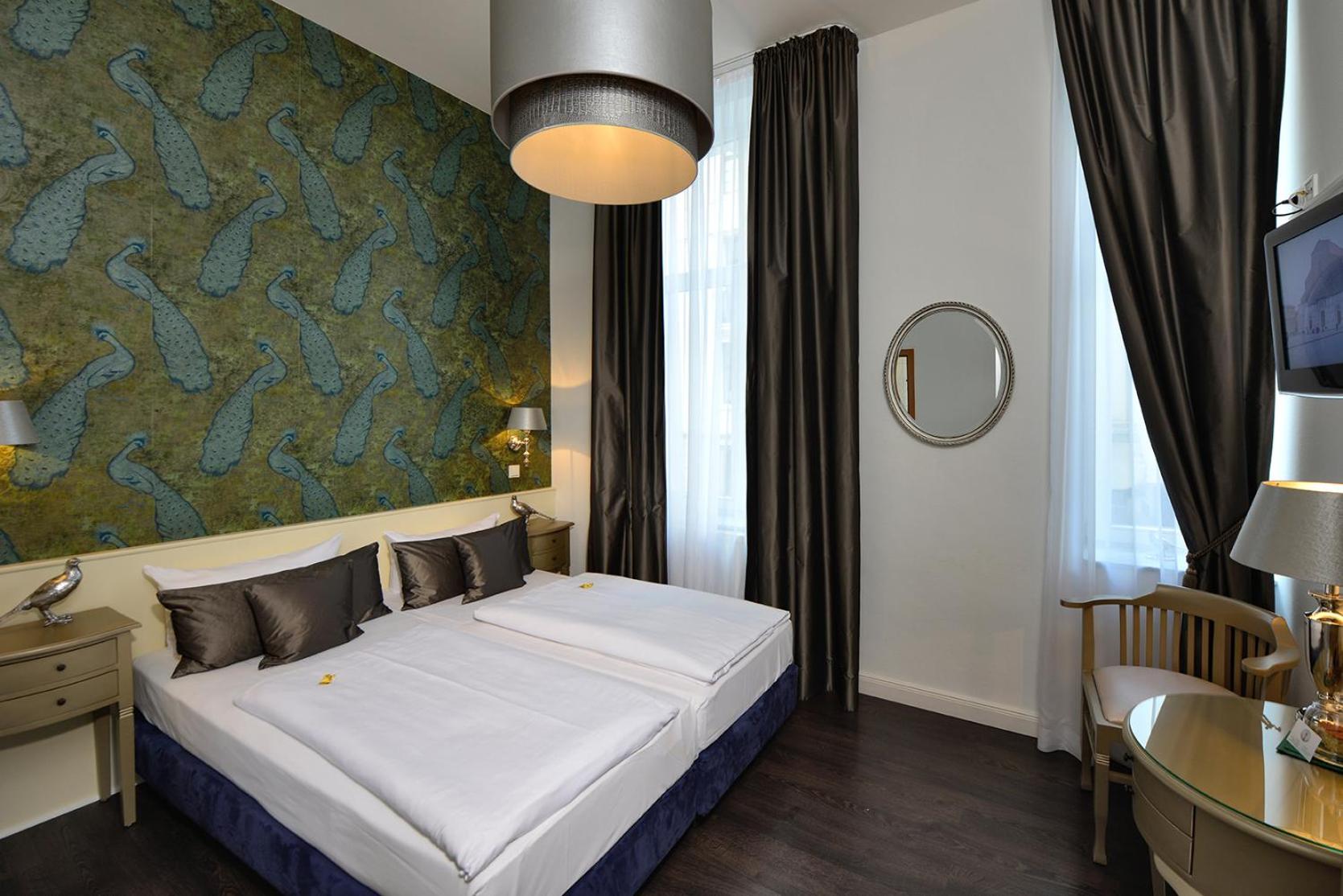 Double Room - Photo 12