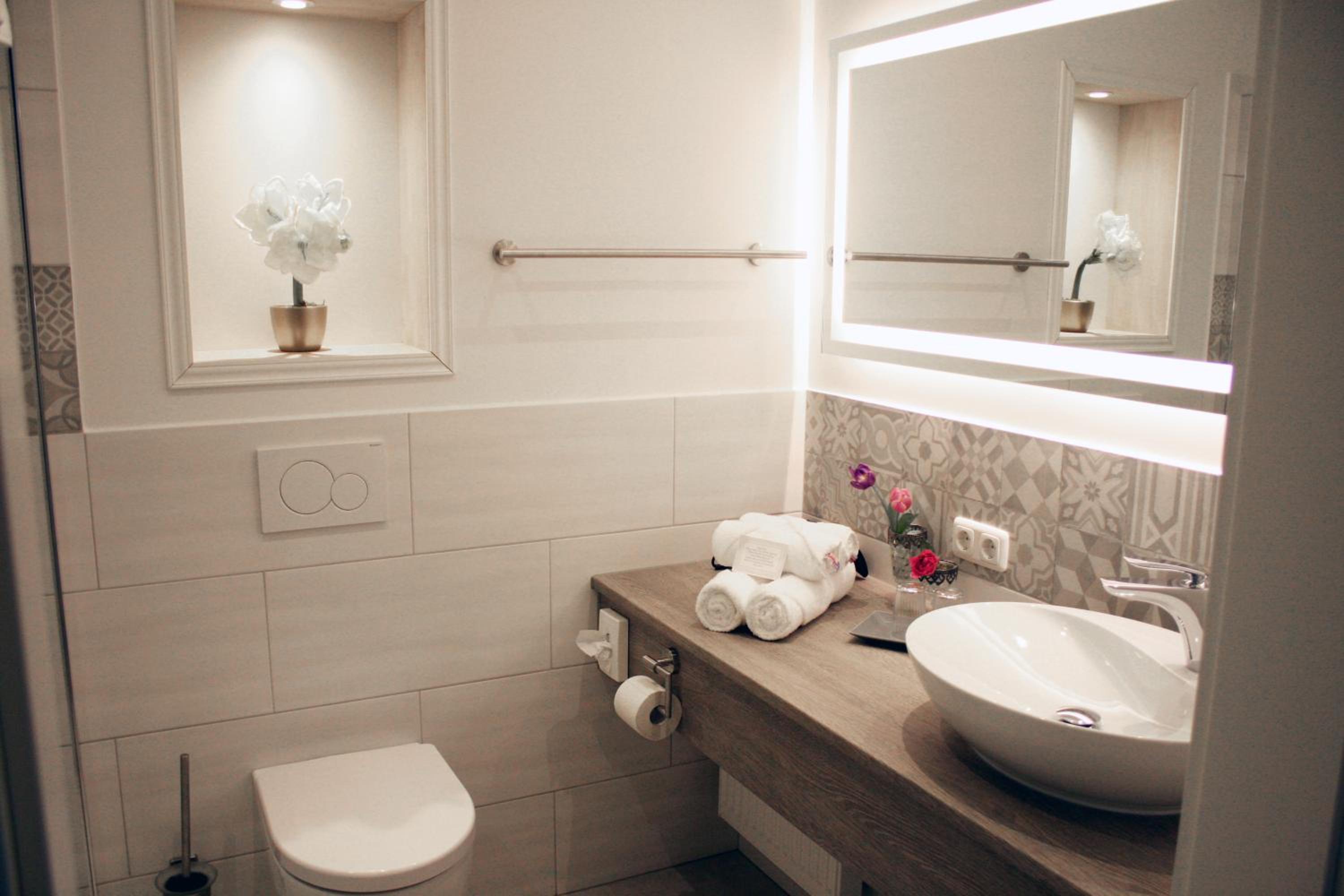 Standard Double or Twin Room - Photo 3