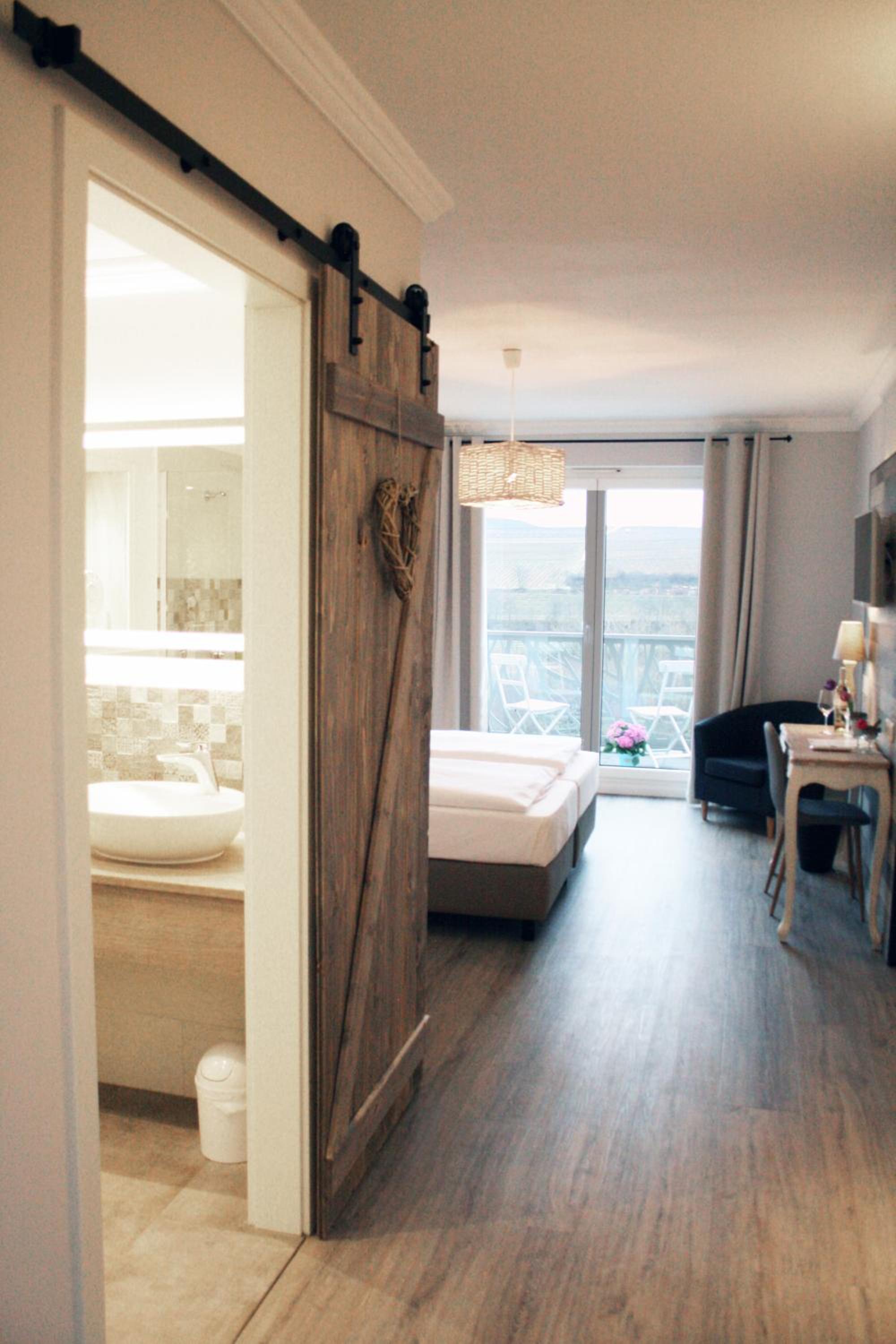 Double or Twin Room with Balcony - Photo 1