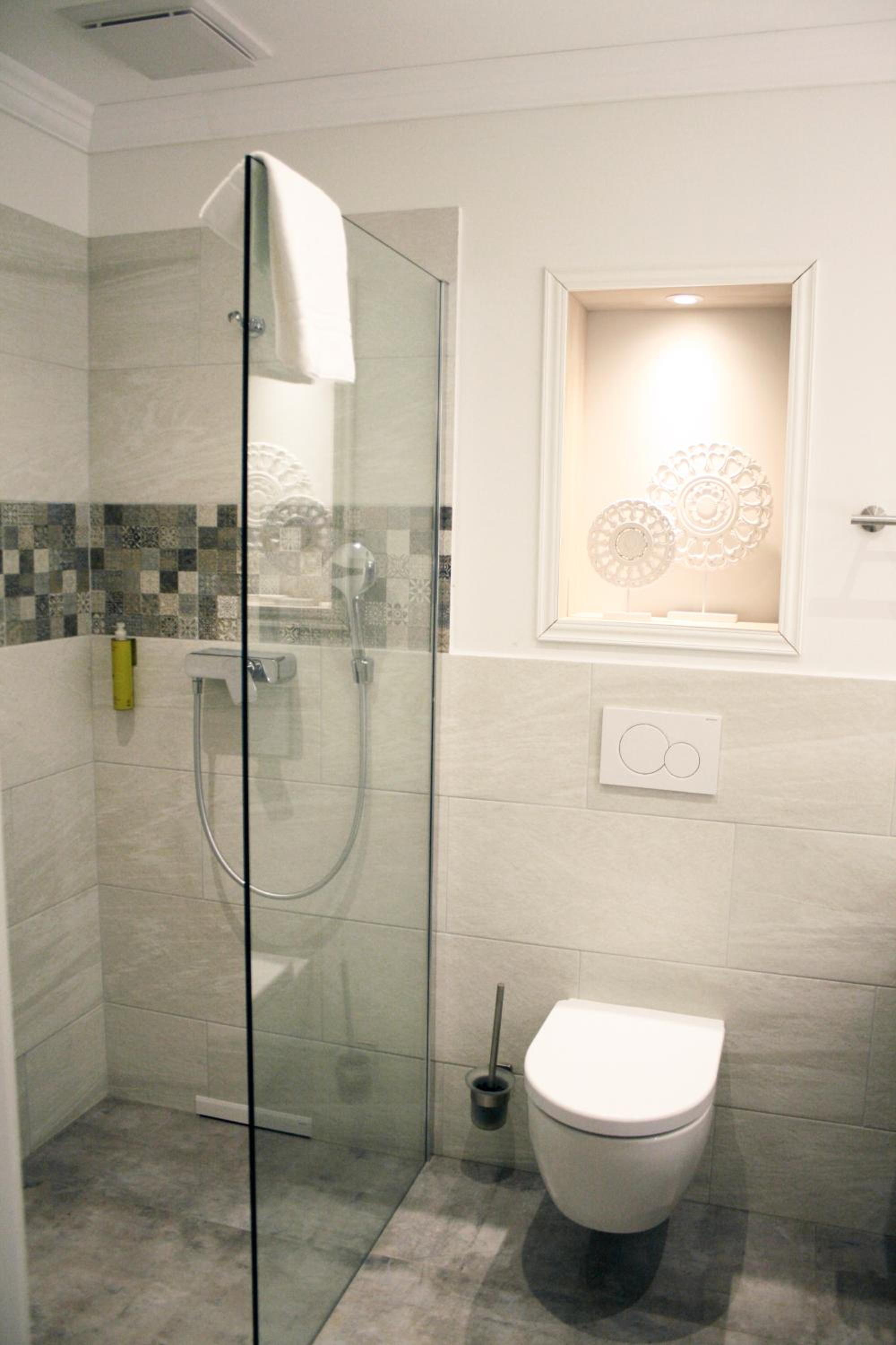 Double or Twin Room with Balcony - Photo 2